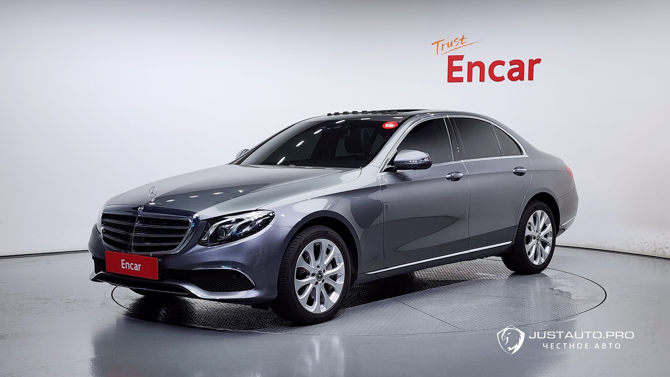 Автомобиль Mercedes-Benz E-Class