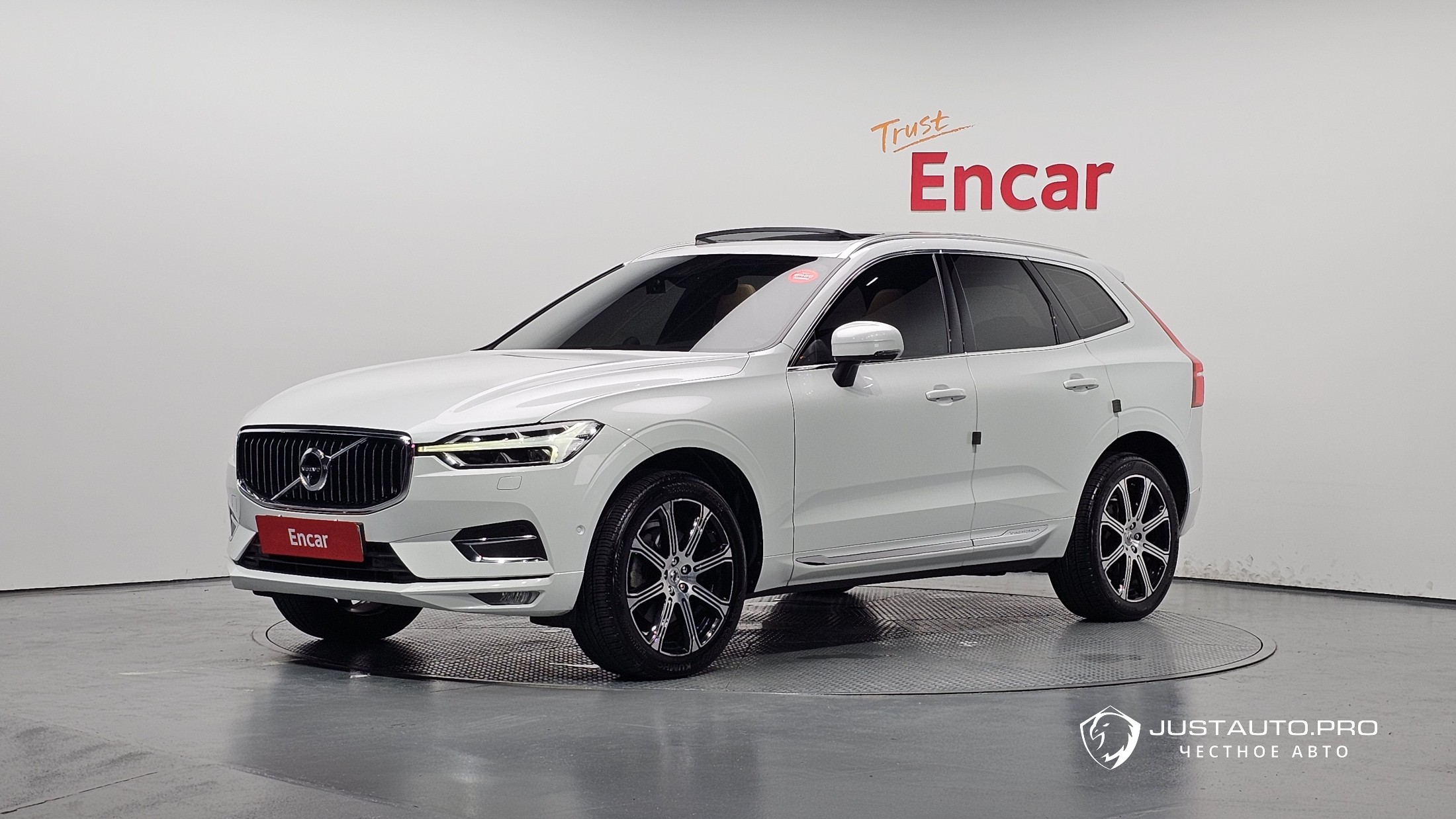 Автомобиль Volvo XC60