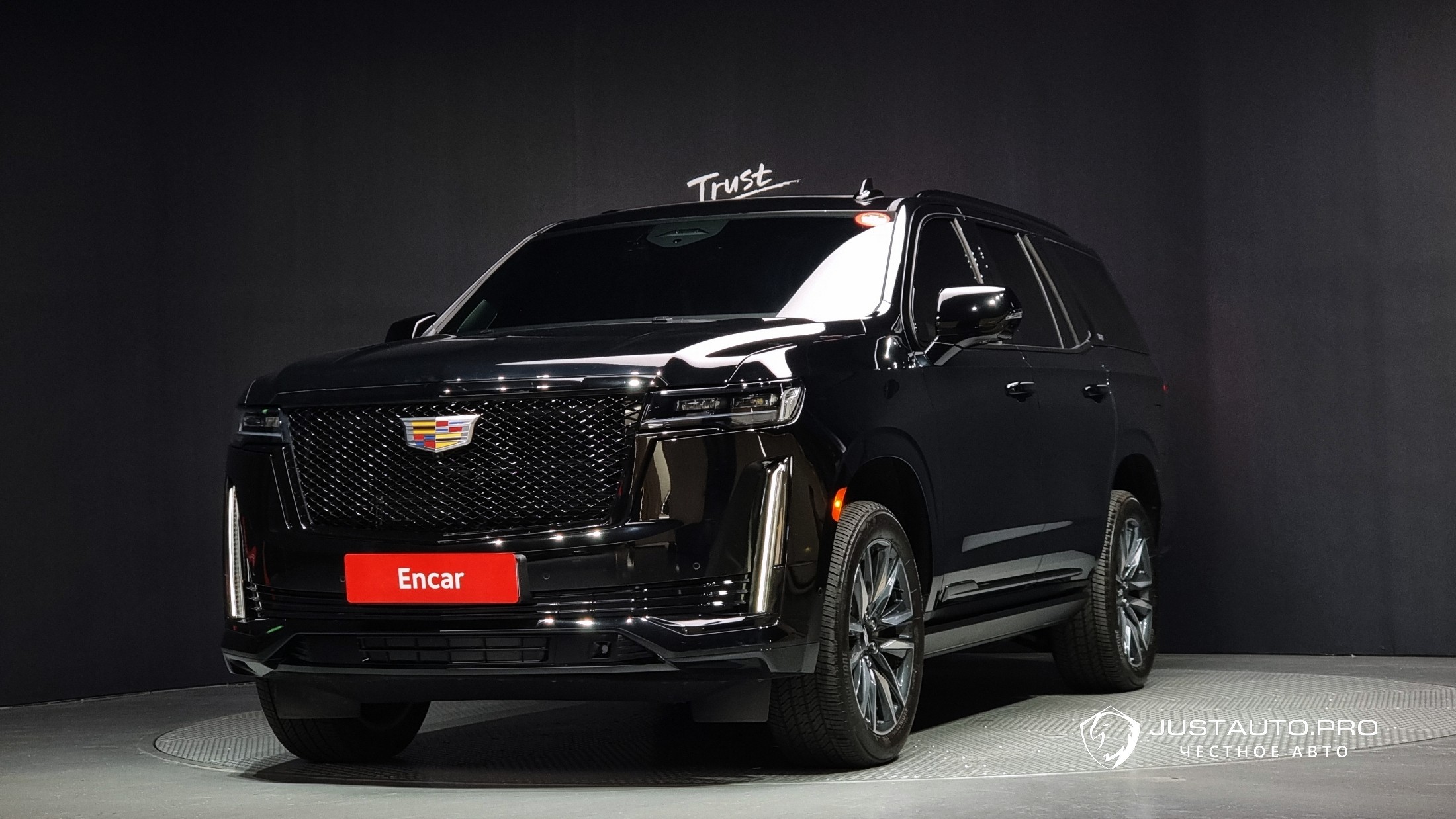 Автомобиль Cadillac Escalade