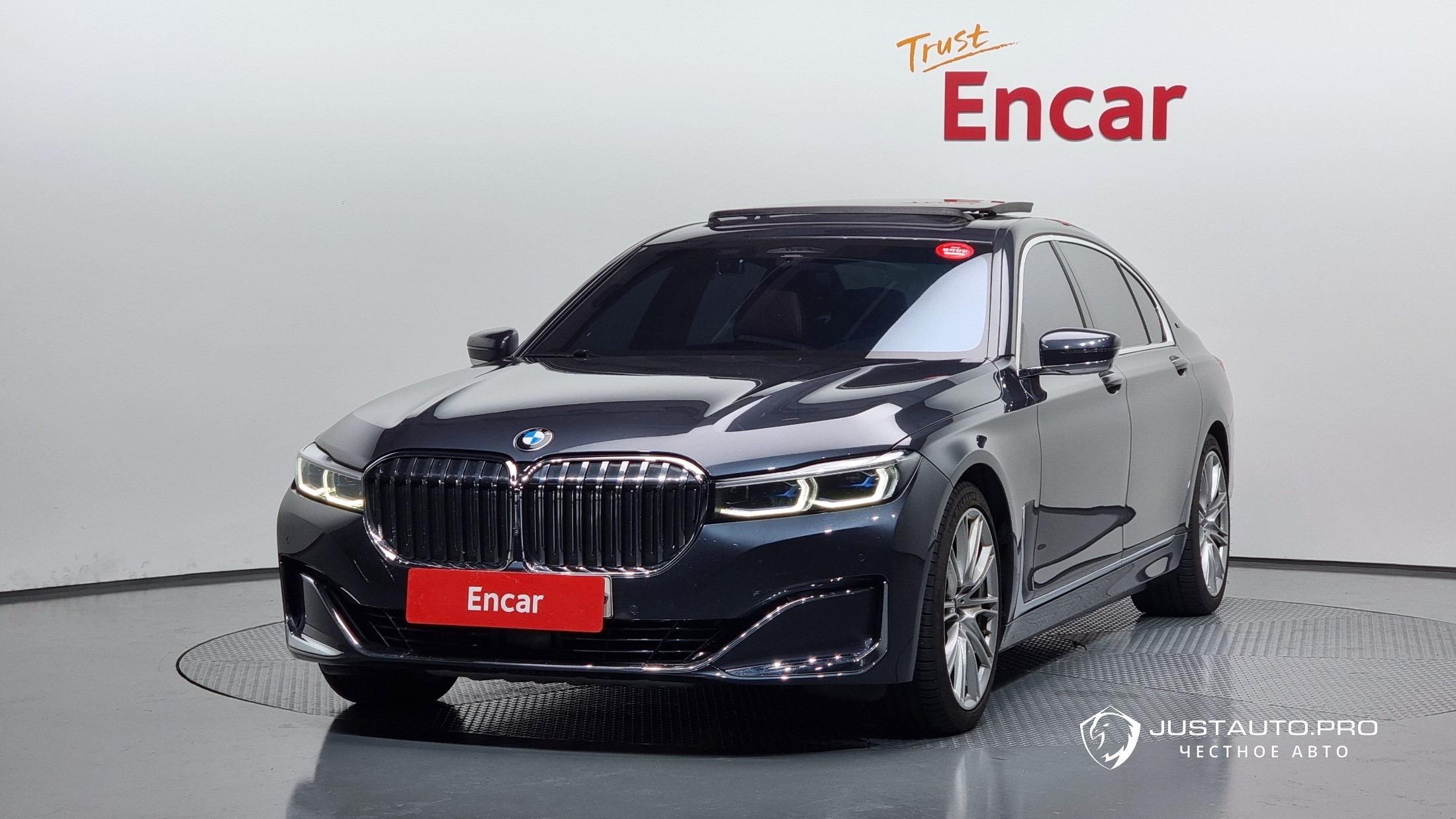 Автомобиль BMW 7-Series