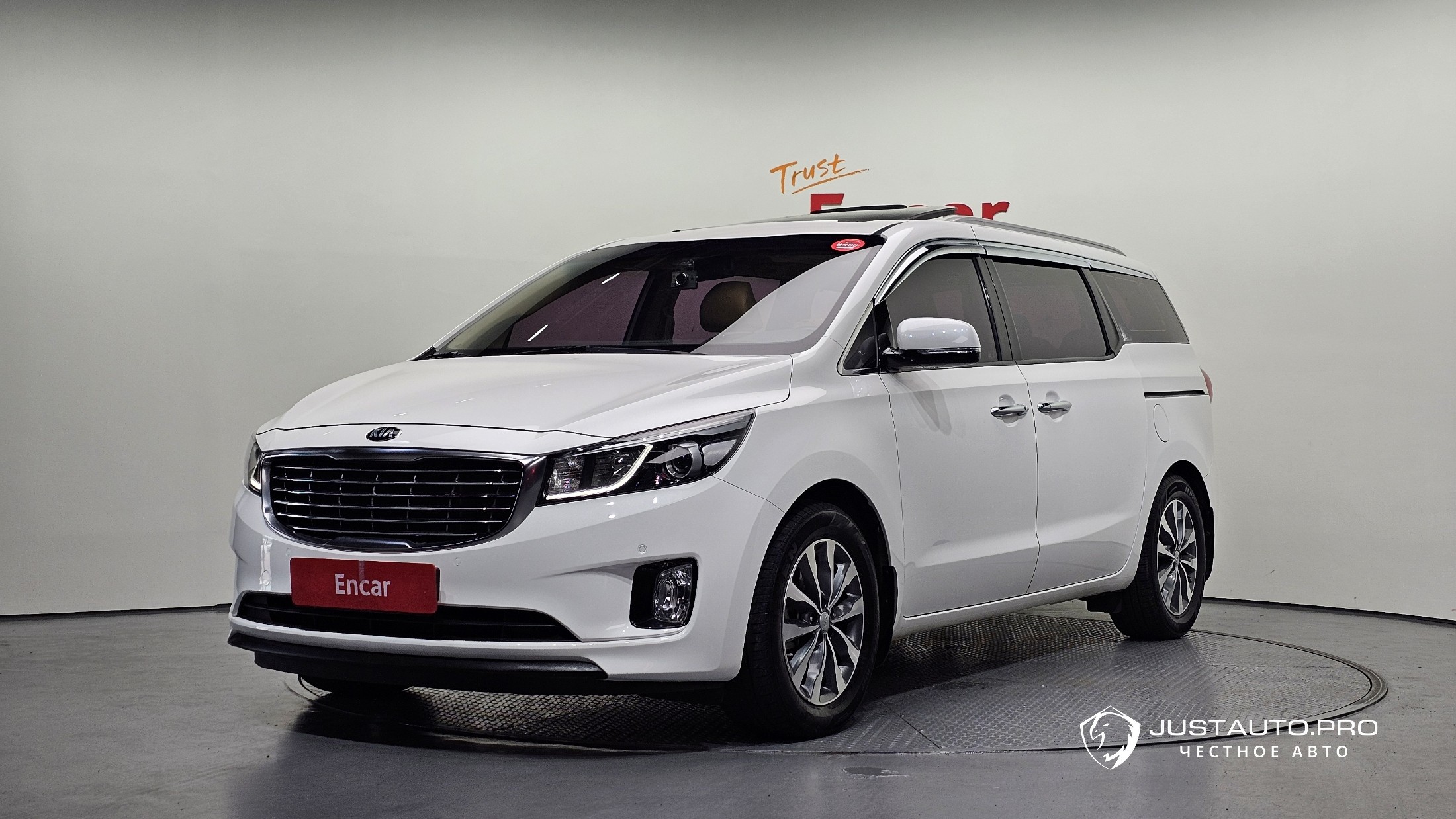 Автомобиль Kia Canival