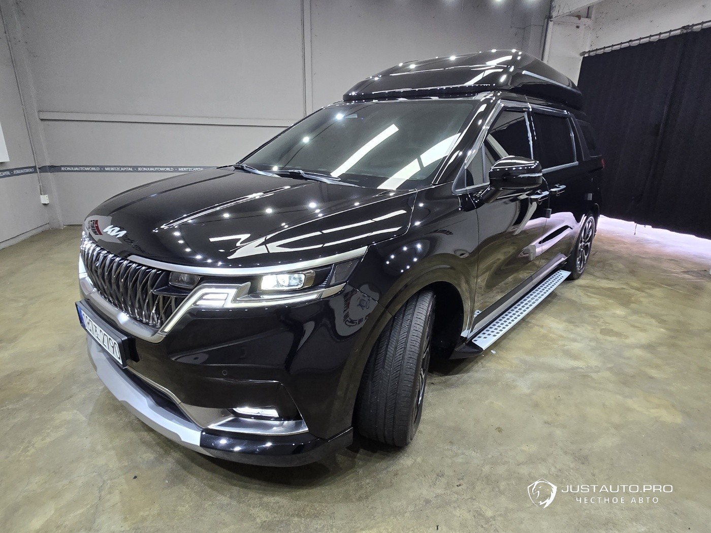 Автомобиль Kia Canival