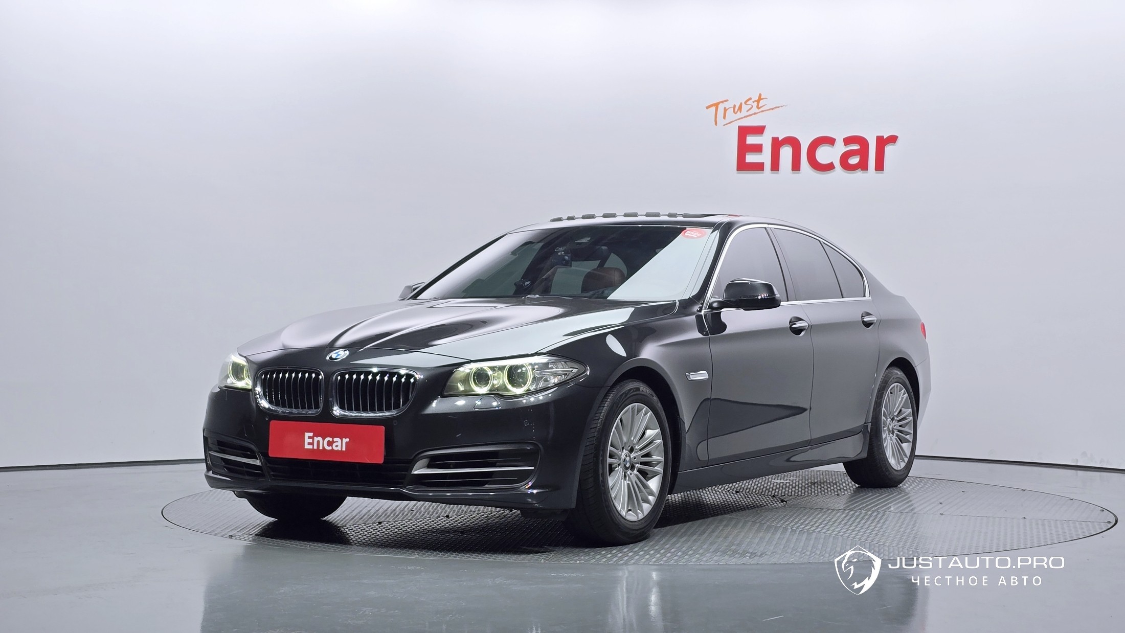 Автомобиль BMW 5-Series