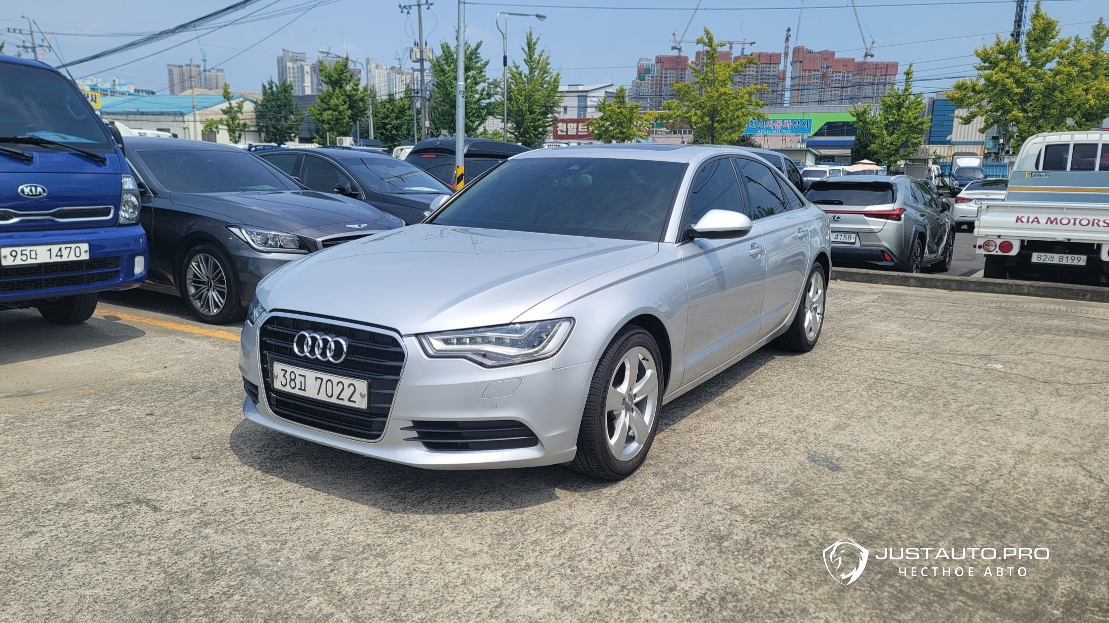 Автомобиль Audi A6