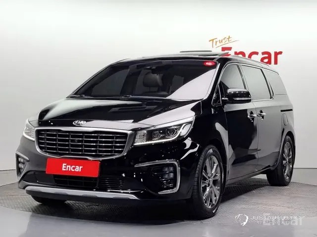 Автомобиль Kia Canival