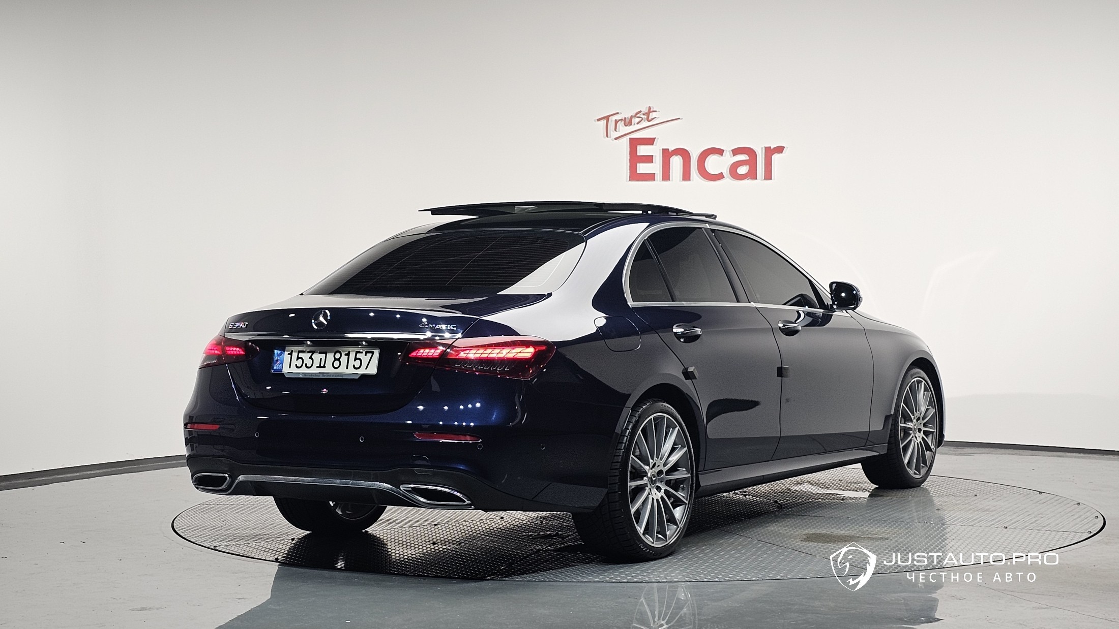 Автомобиль Mercedes-Benz E-Class