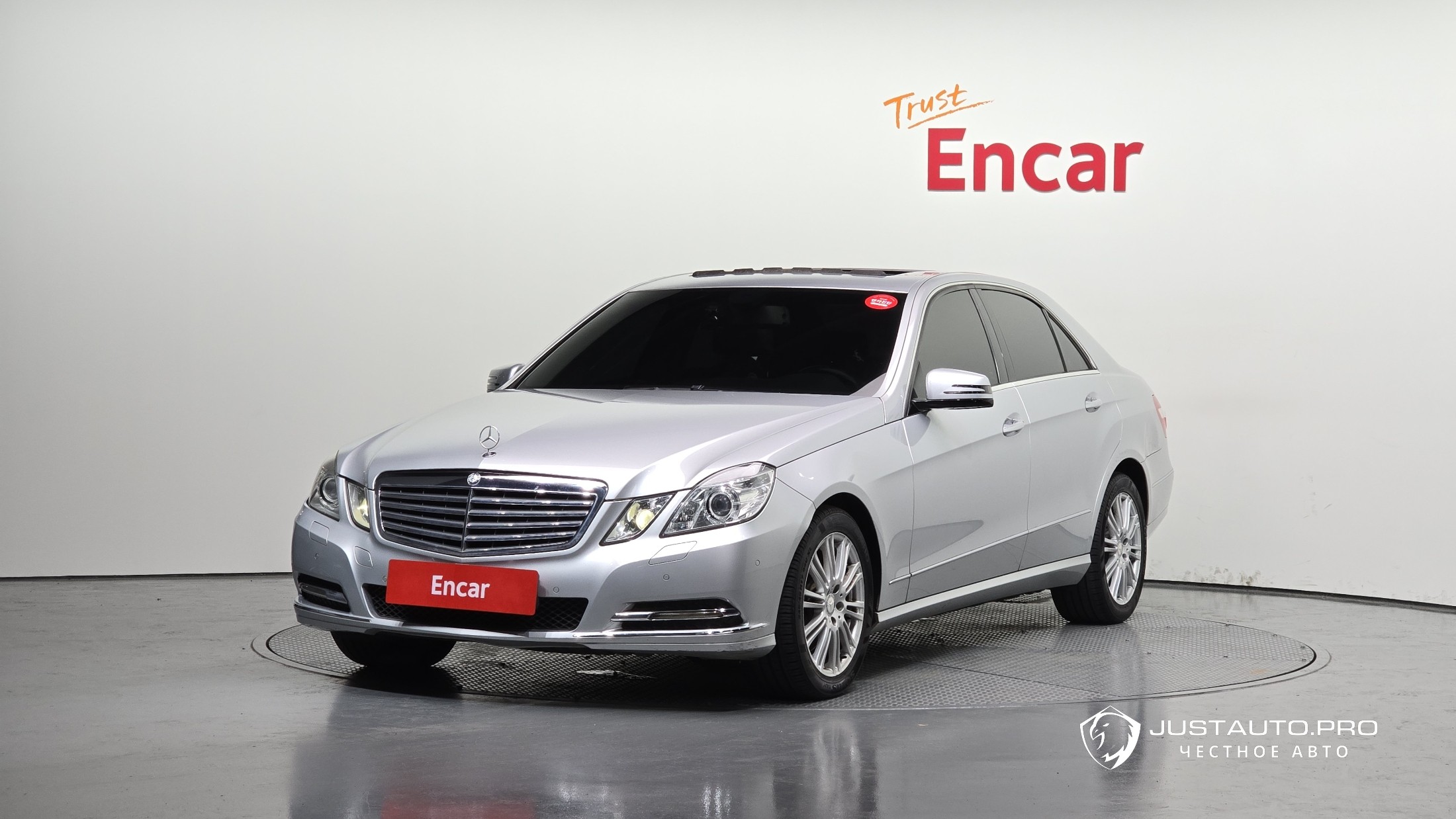 Автомобиль Mercedes-Benz E-Class