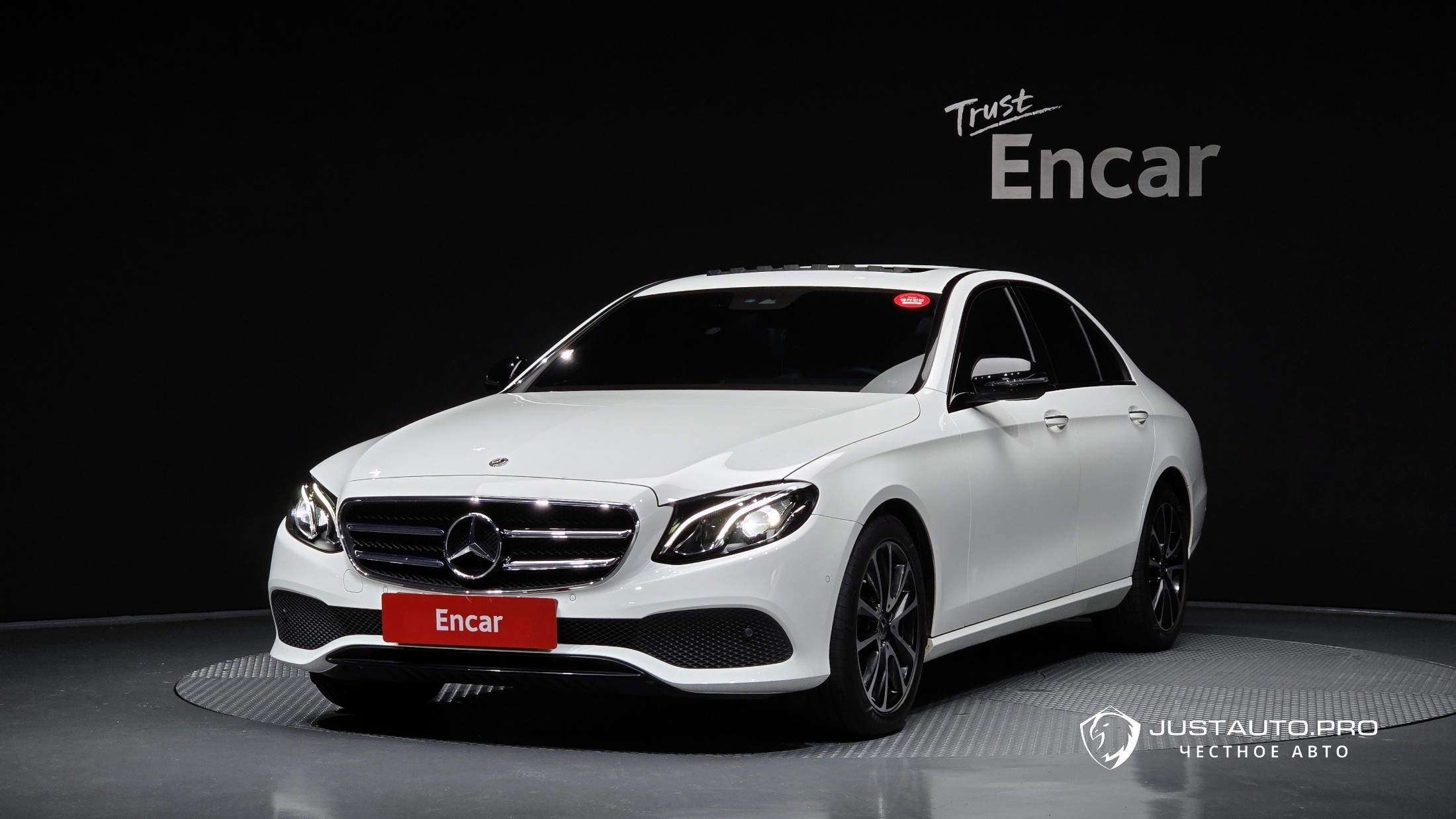 Автомобиль Mercedes-Benz E-Class