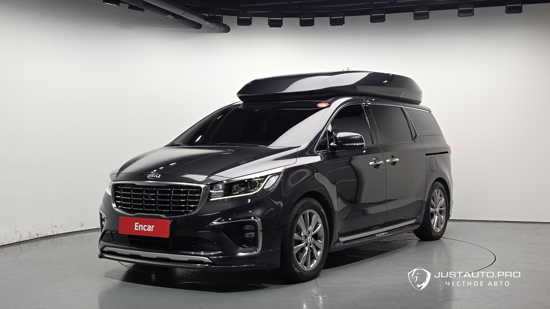 Автомобиль Kia Canival
