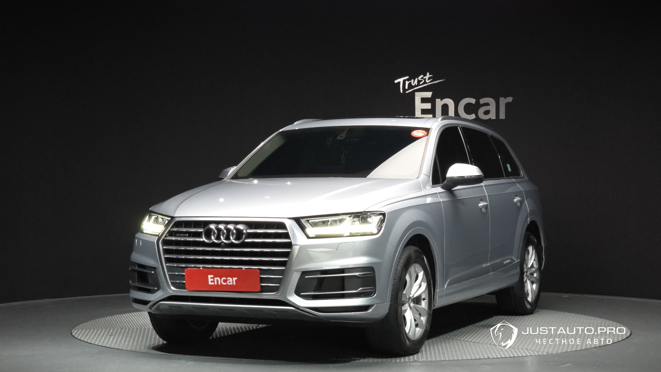 Автомобиль Audi Q7