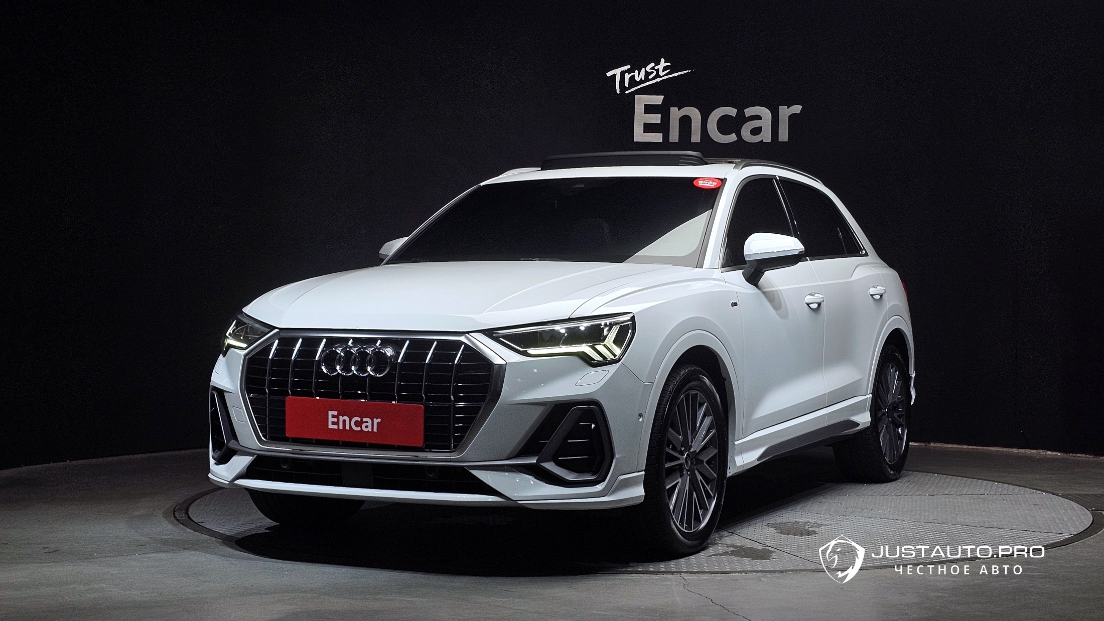 Автомобиль Audi Q3