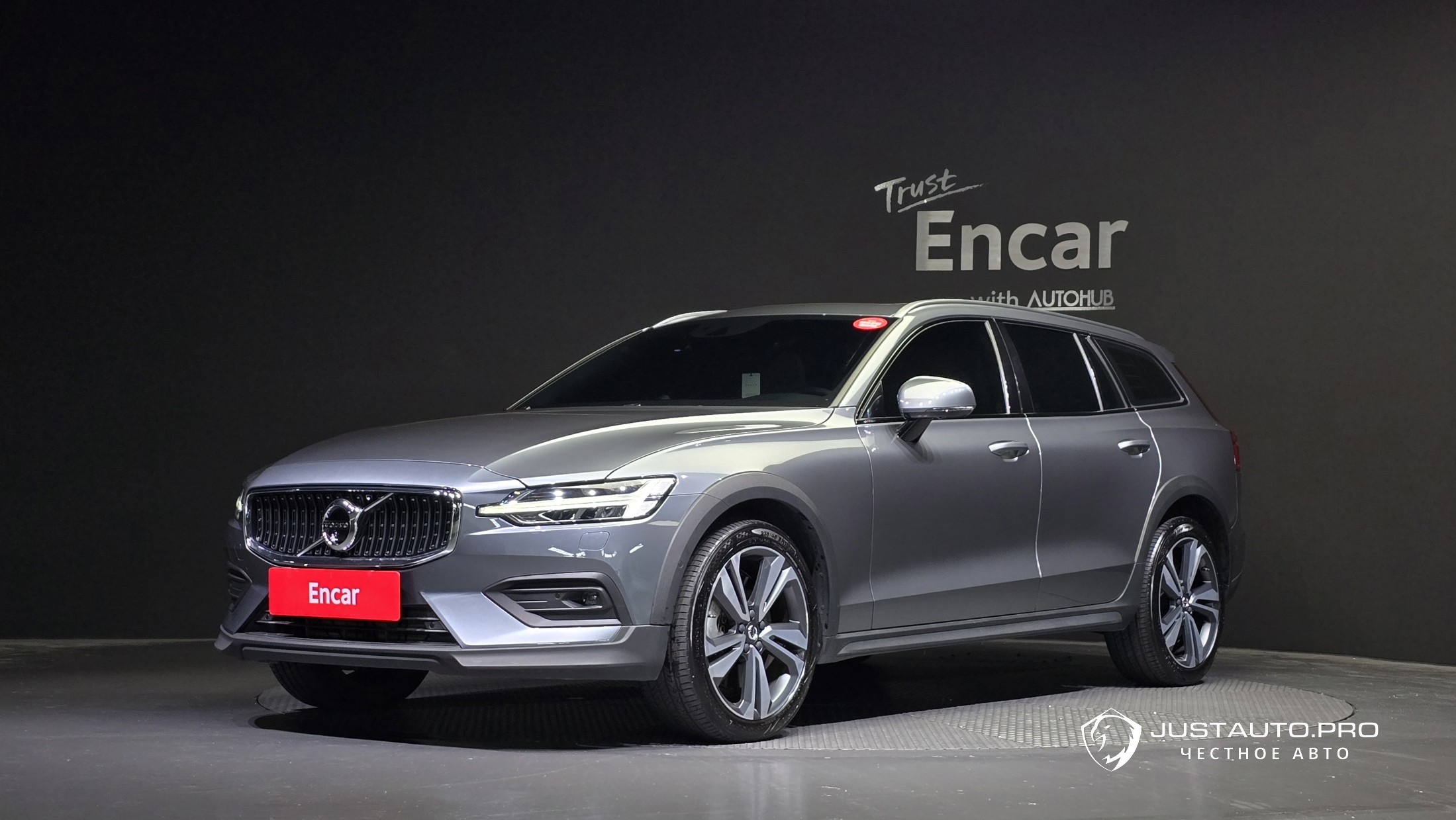Автомобиль Volvo V60