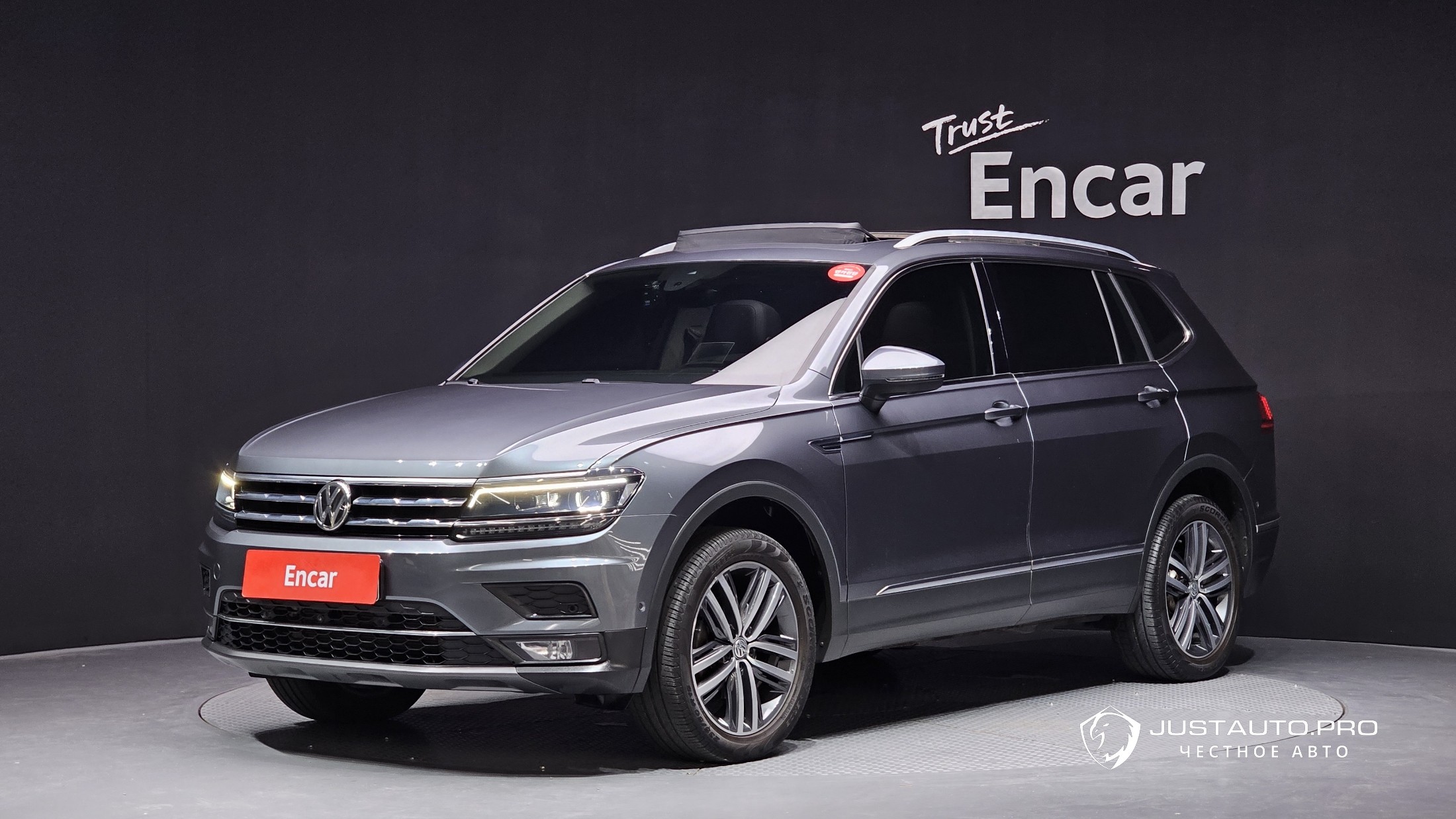Автомобиль Volkswagen Tiguan