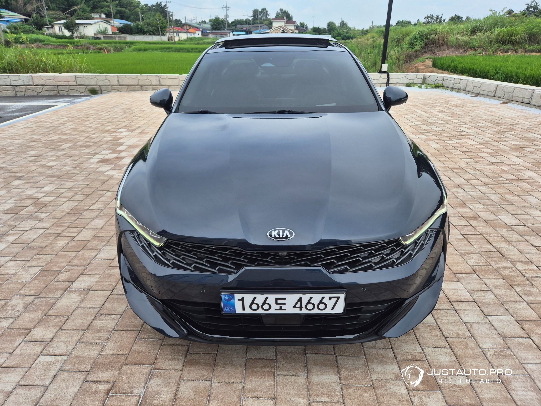 Автомобиль Kia K5