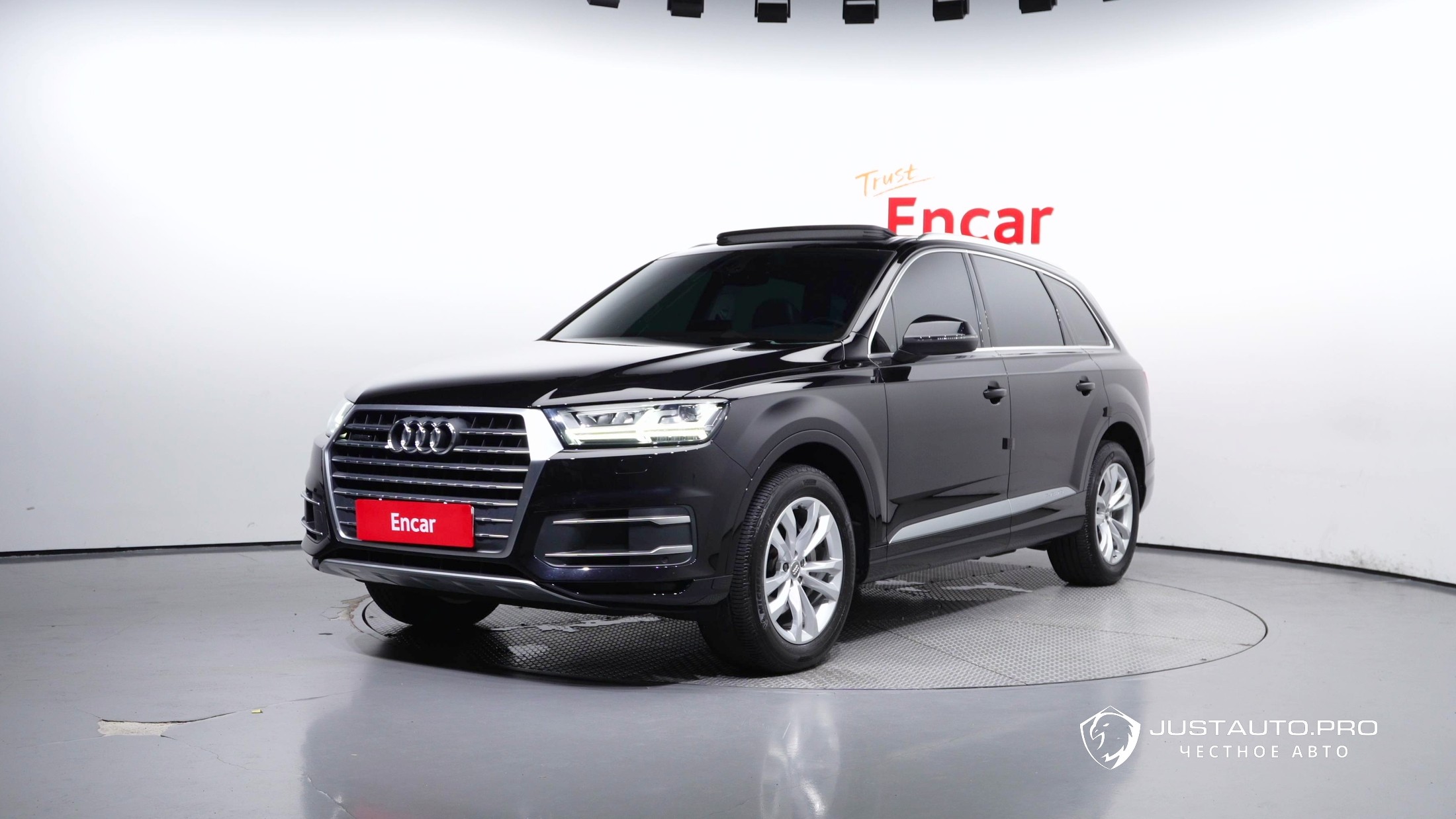 Автомобиль Audi Q7