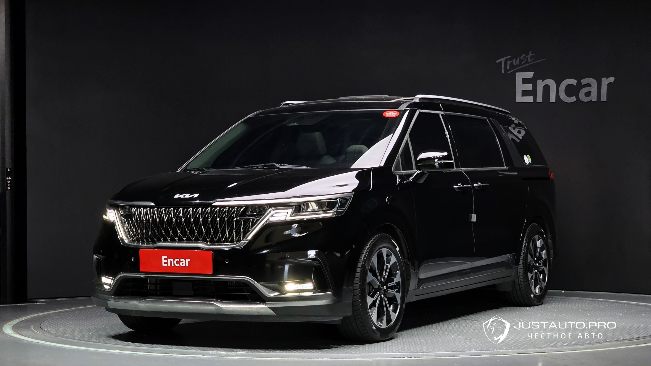 Автомобиль Kia Canival