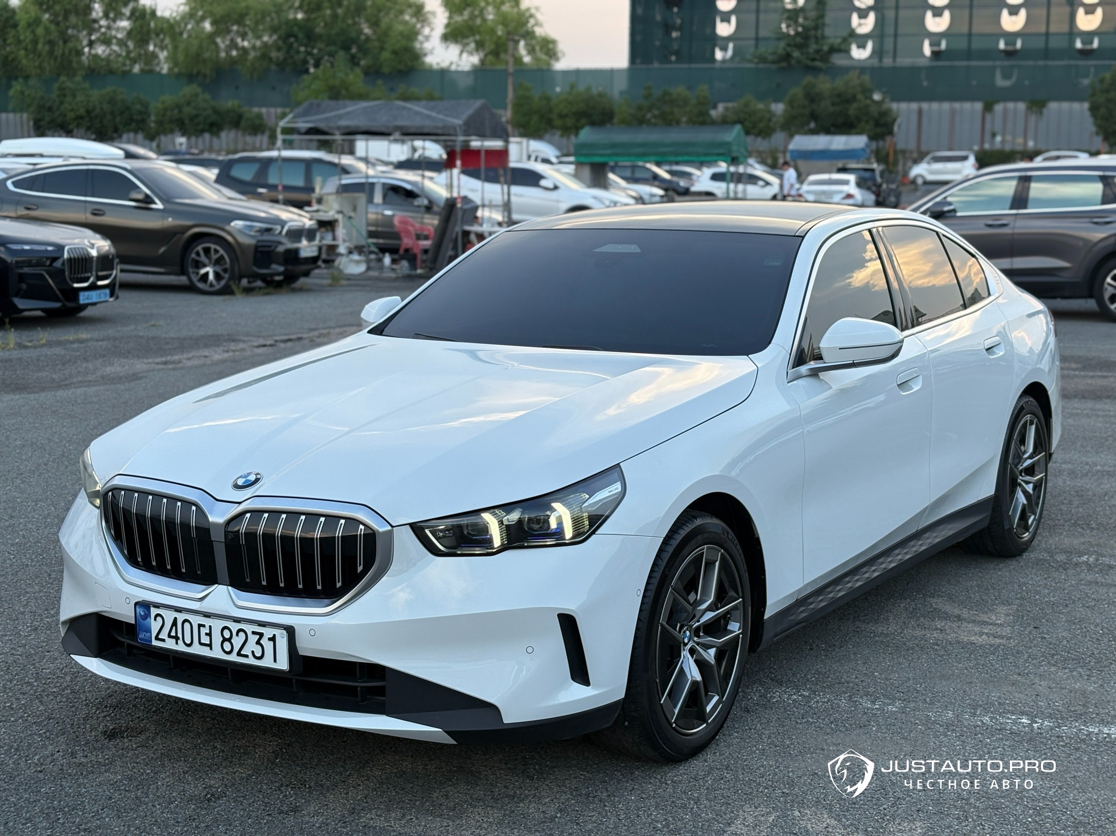 Автомобиль BMW 5-Series