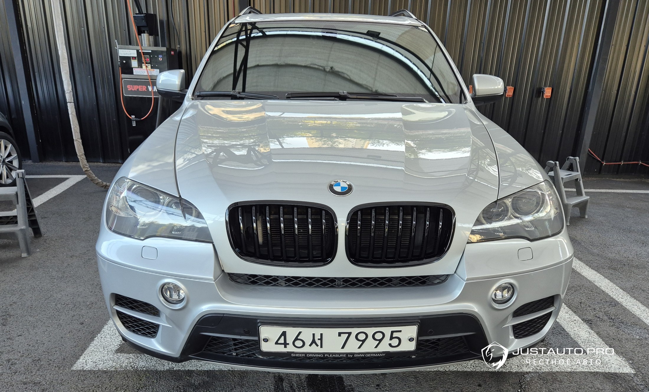 Автомобиль BMW X5
