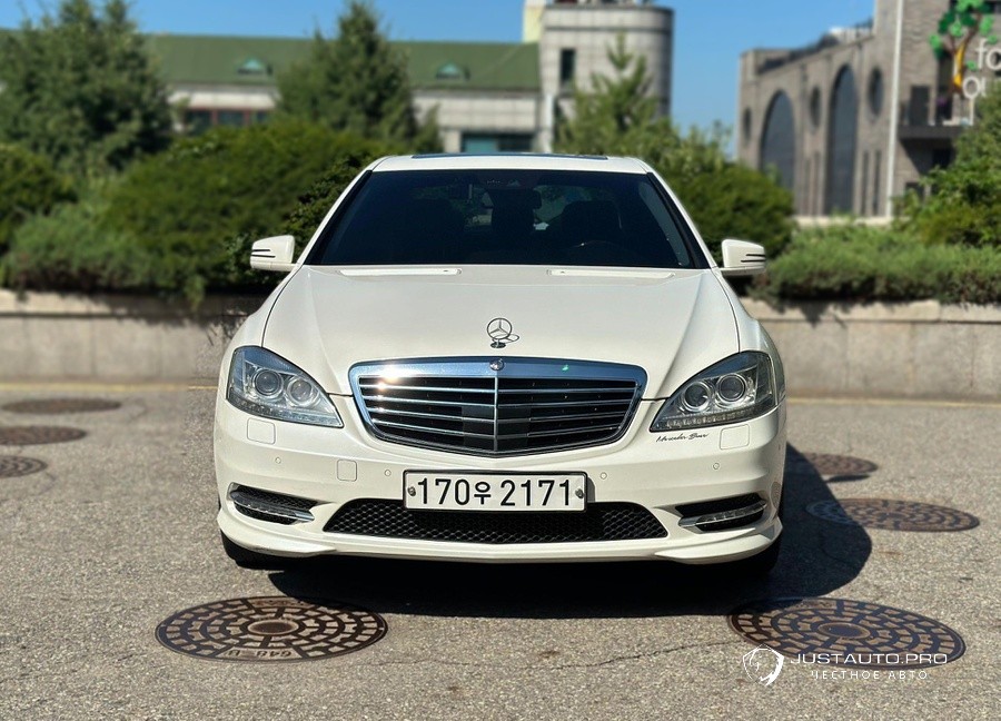 Автомобиль Mercedes-Benz S-Class