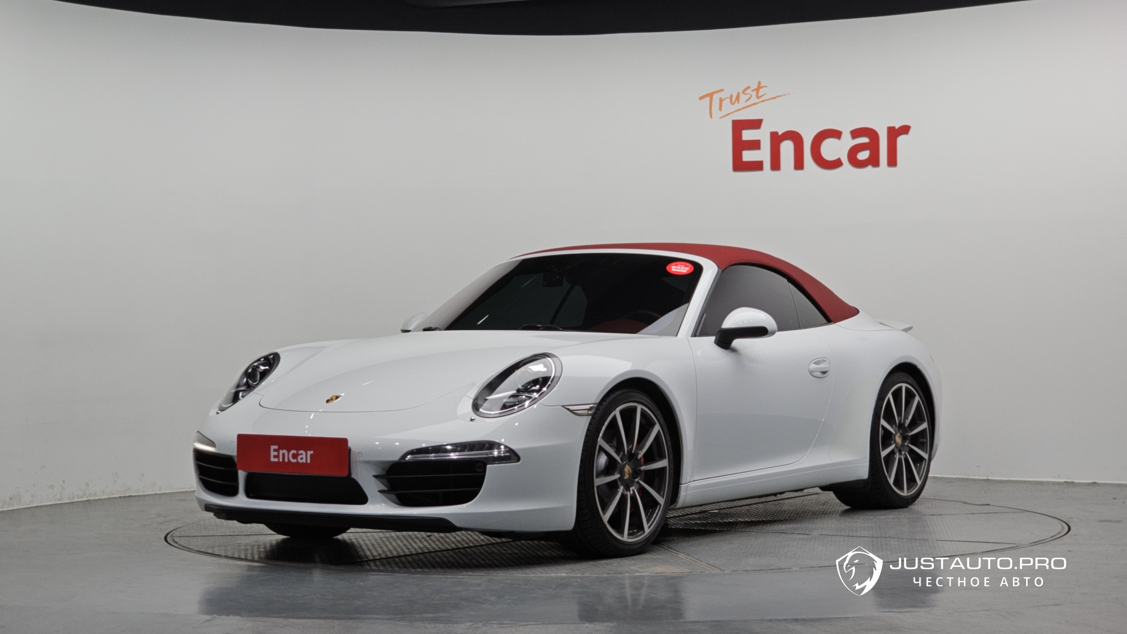 Автомобиль Porsche 911