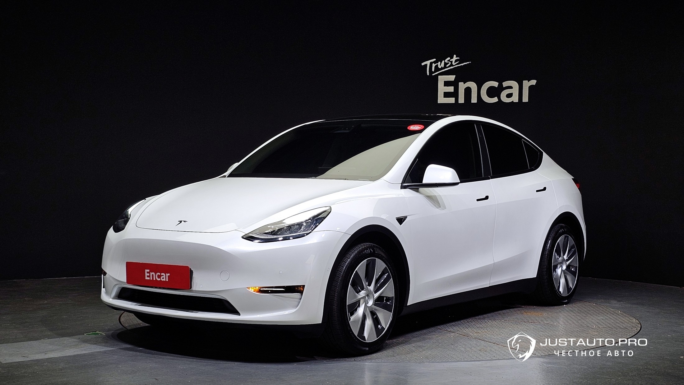 Автомобиль Tesla Model Y