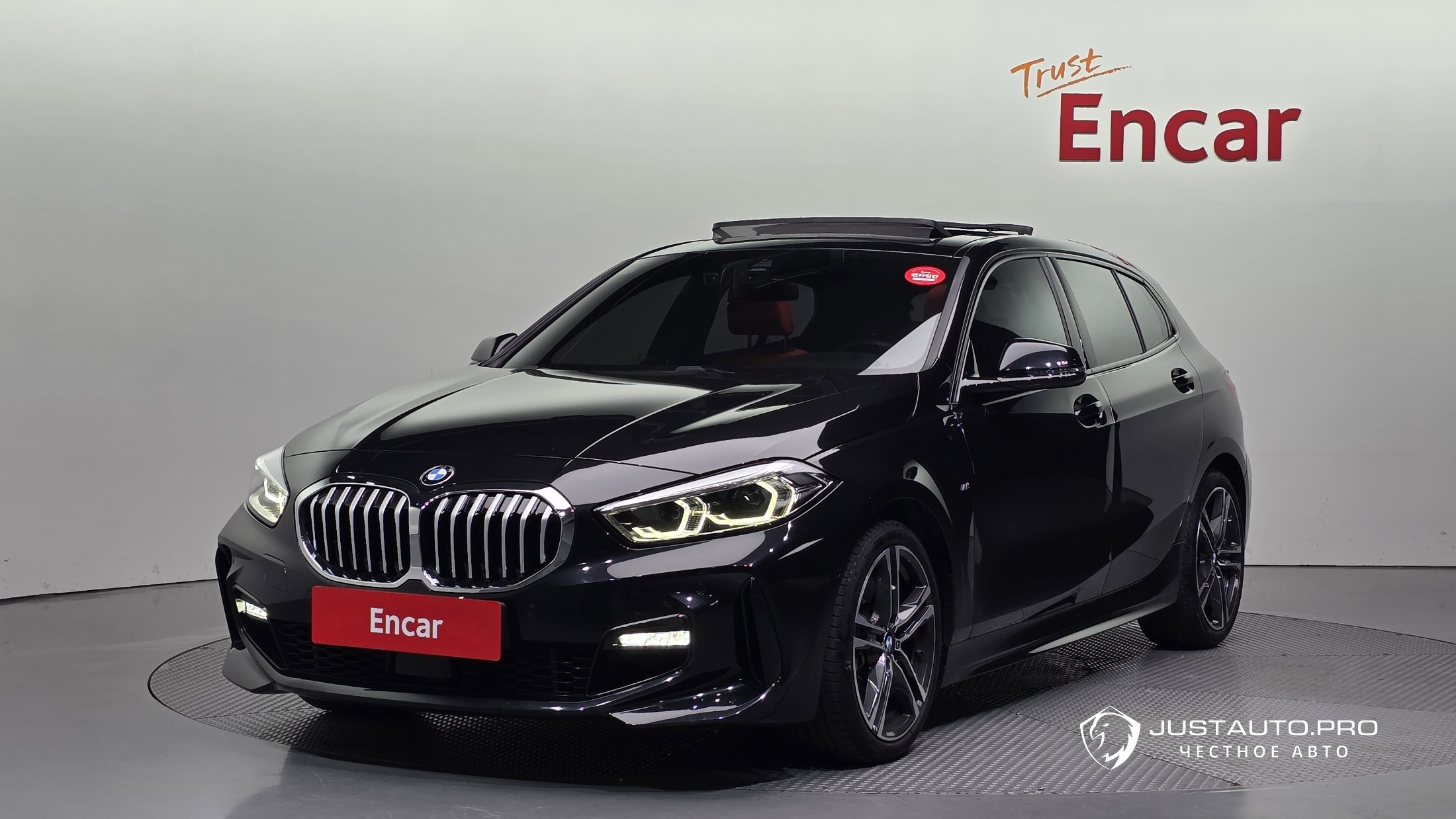 Автомобиль BMW 1-Series