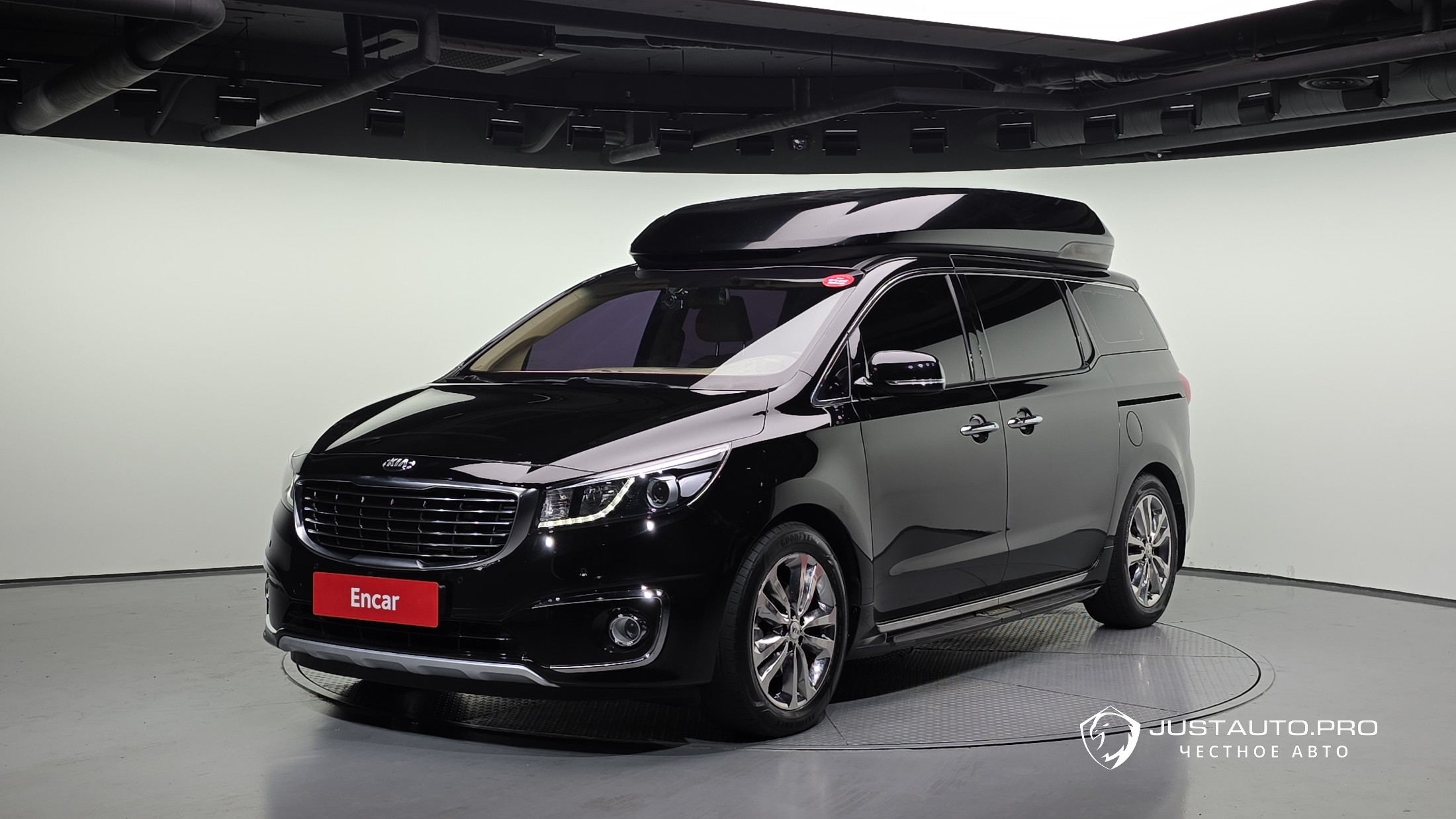 Автомобиль Kia Canival