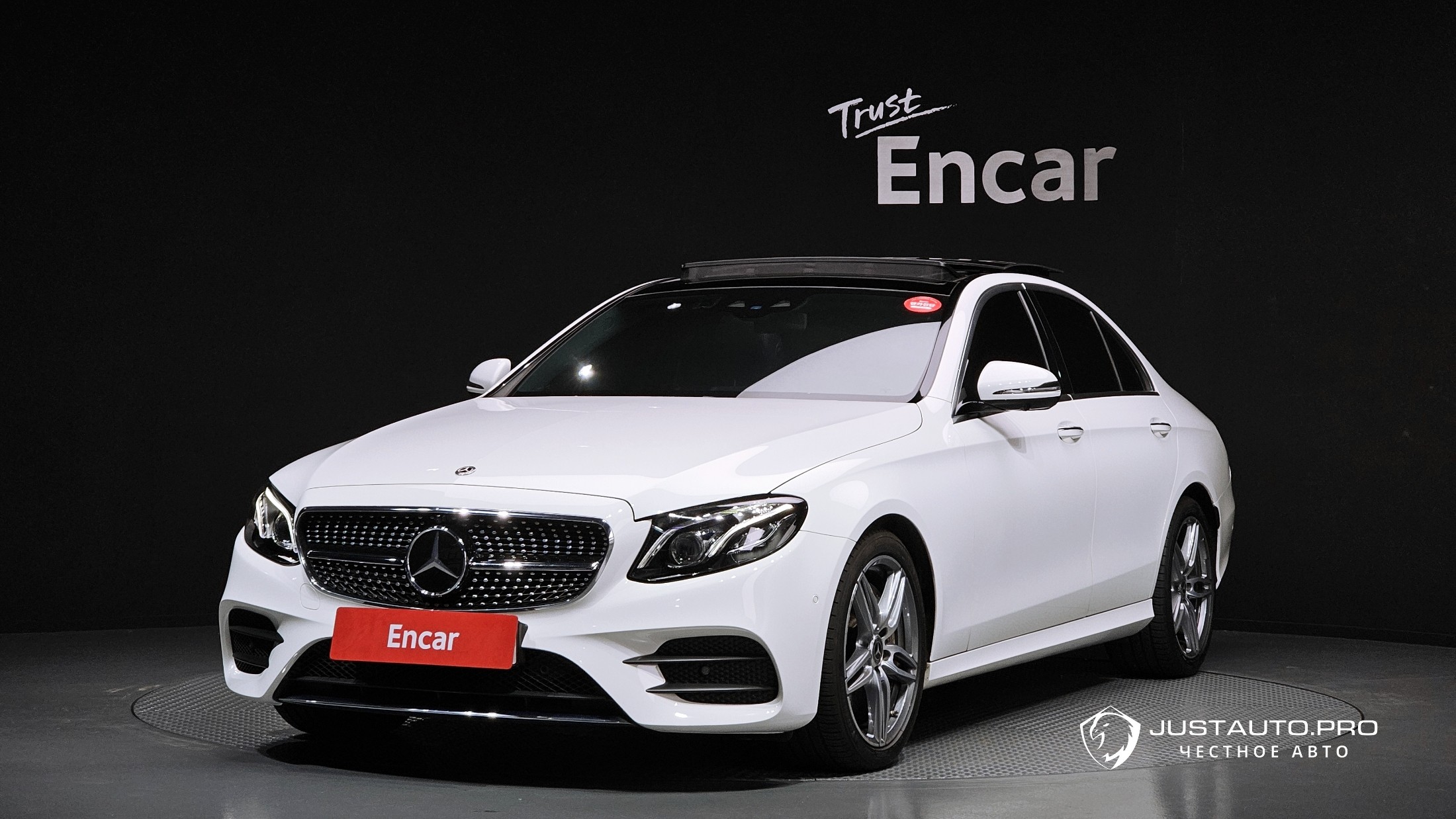 Автомобиль Mercedes-Benz E-Class