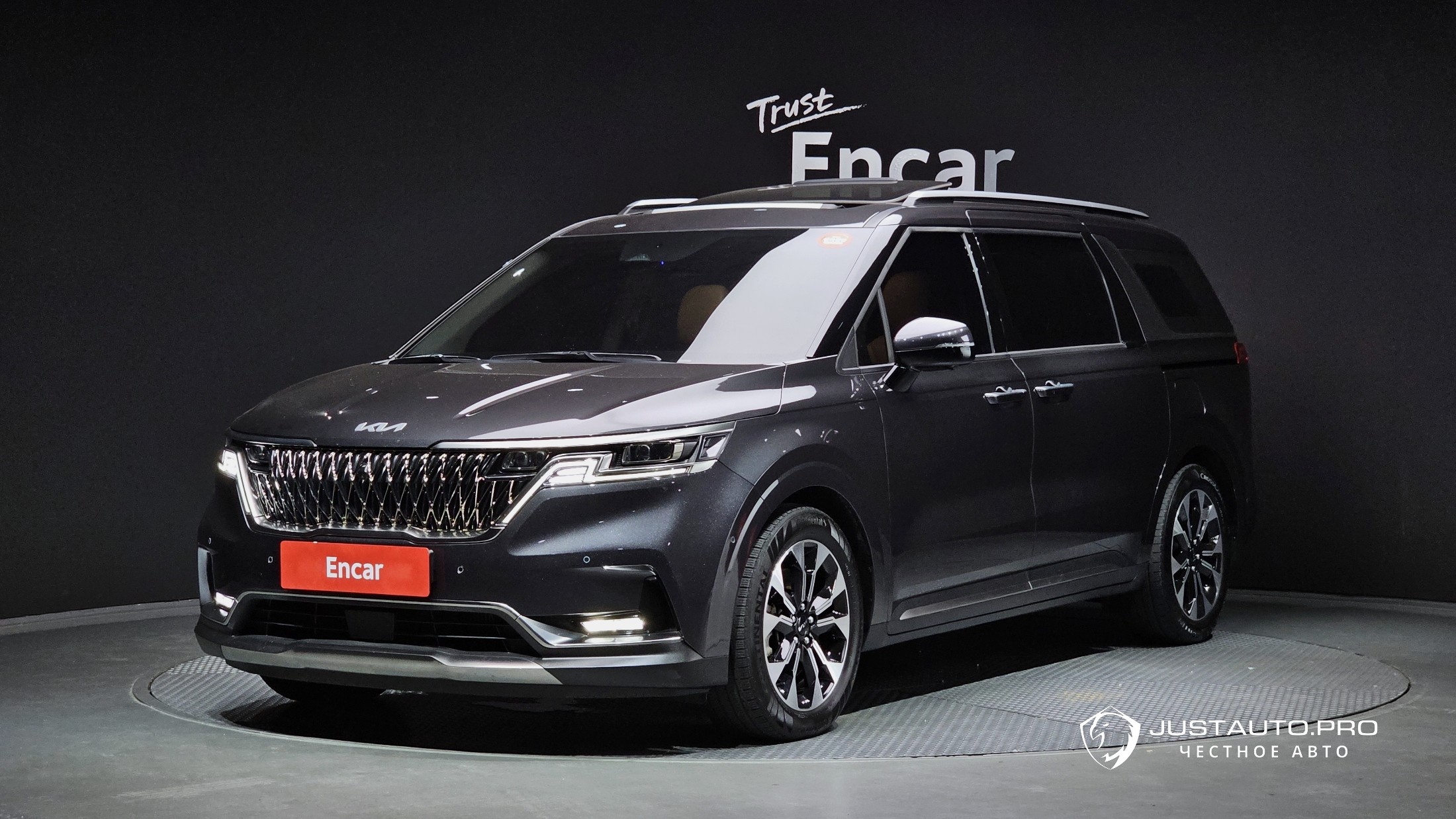 Автомобиль Kia Canival