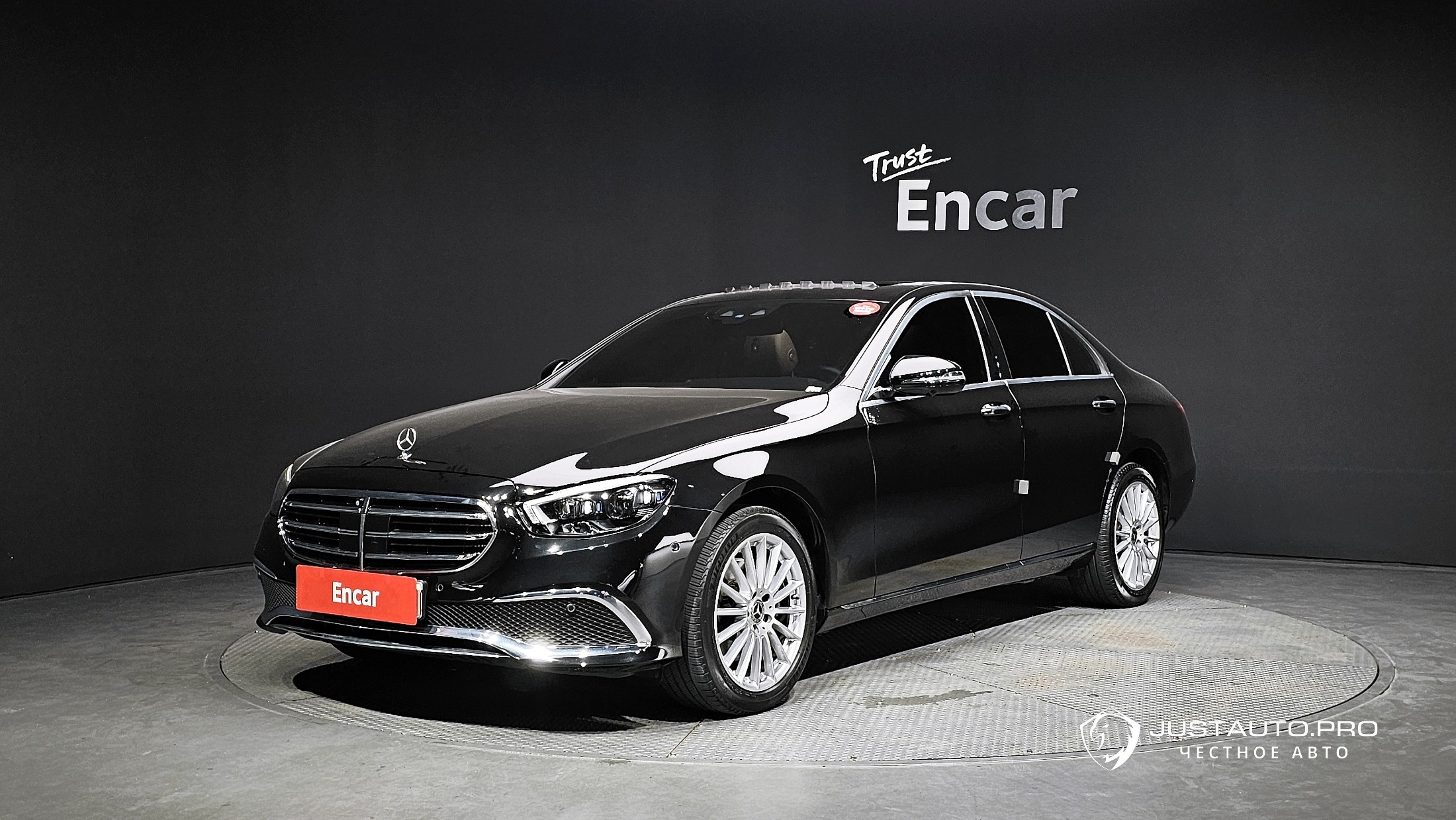 Автомобиль Mercedes-Benz E-Class