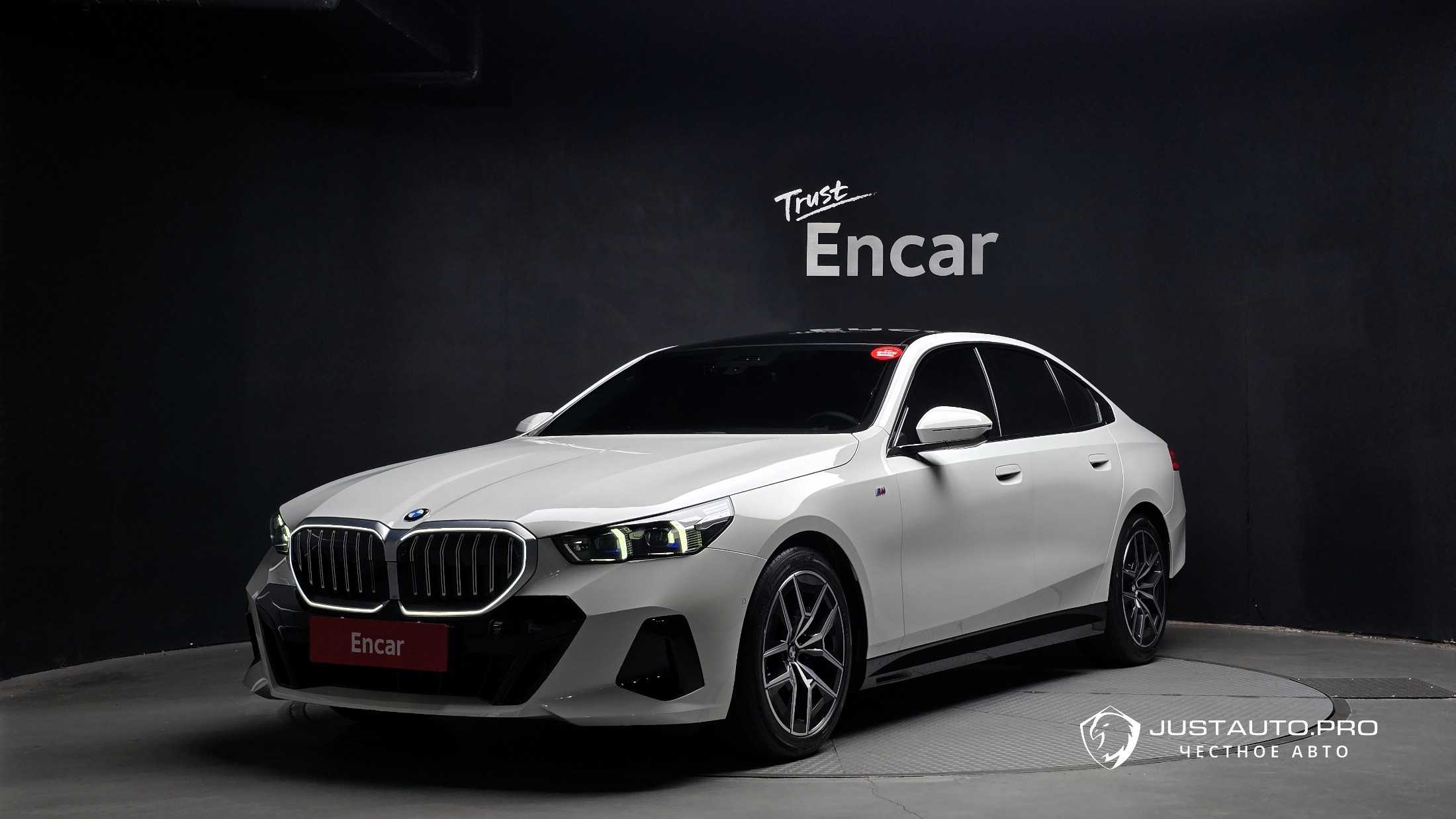 Автомобиль BMW 5-Series