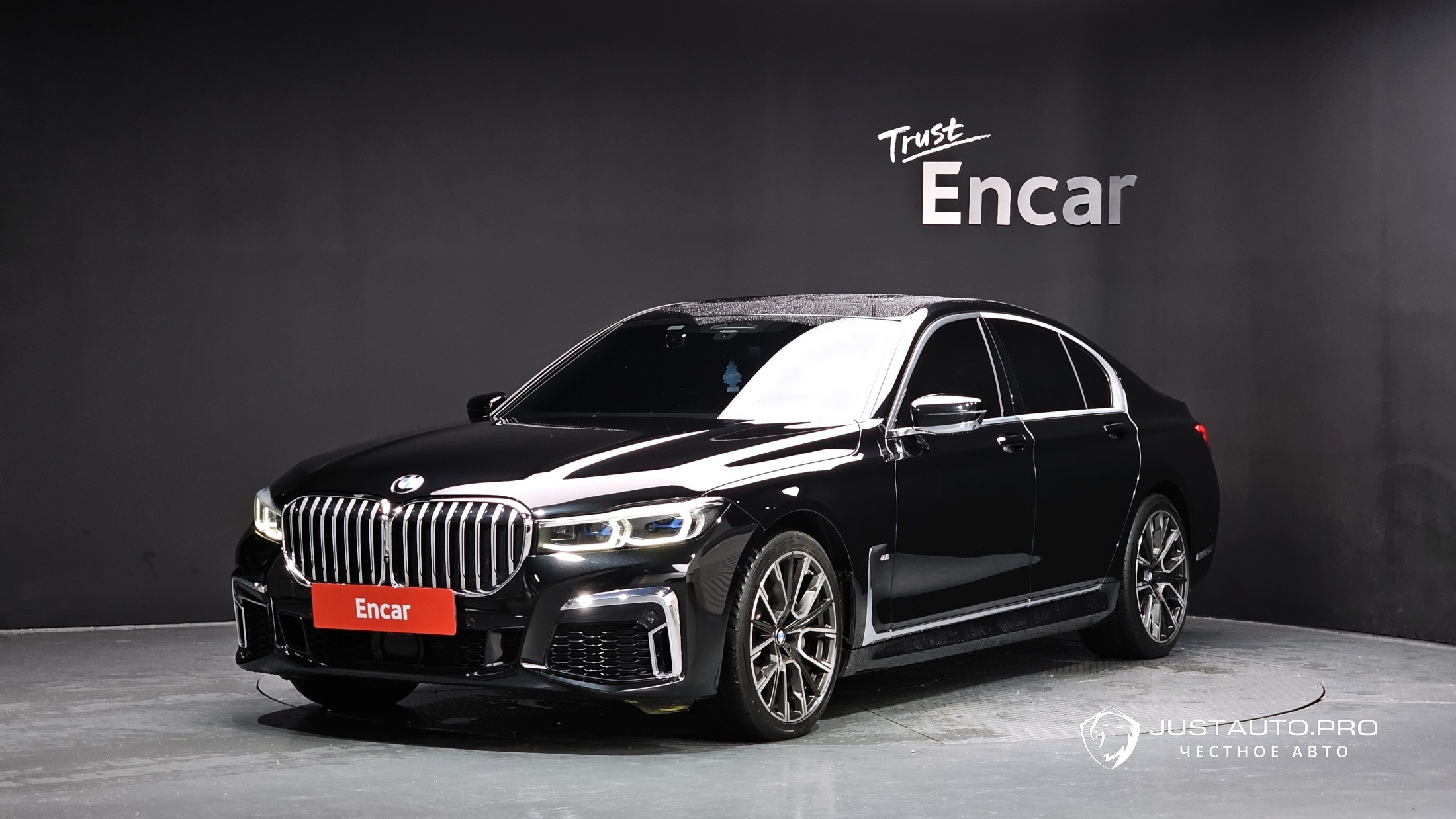 Автомобиль BMW 7-Series