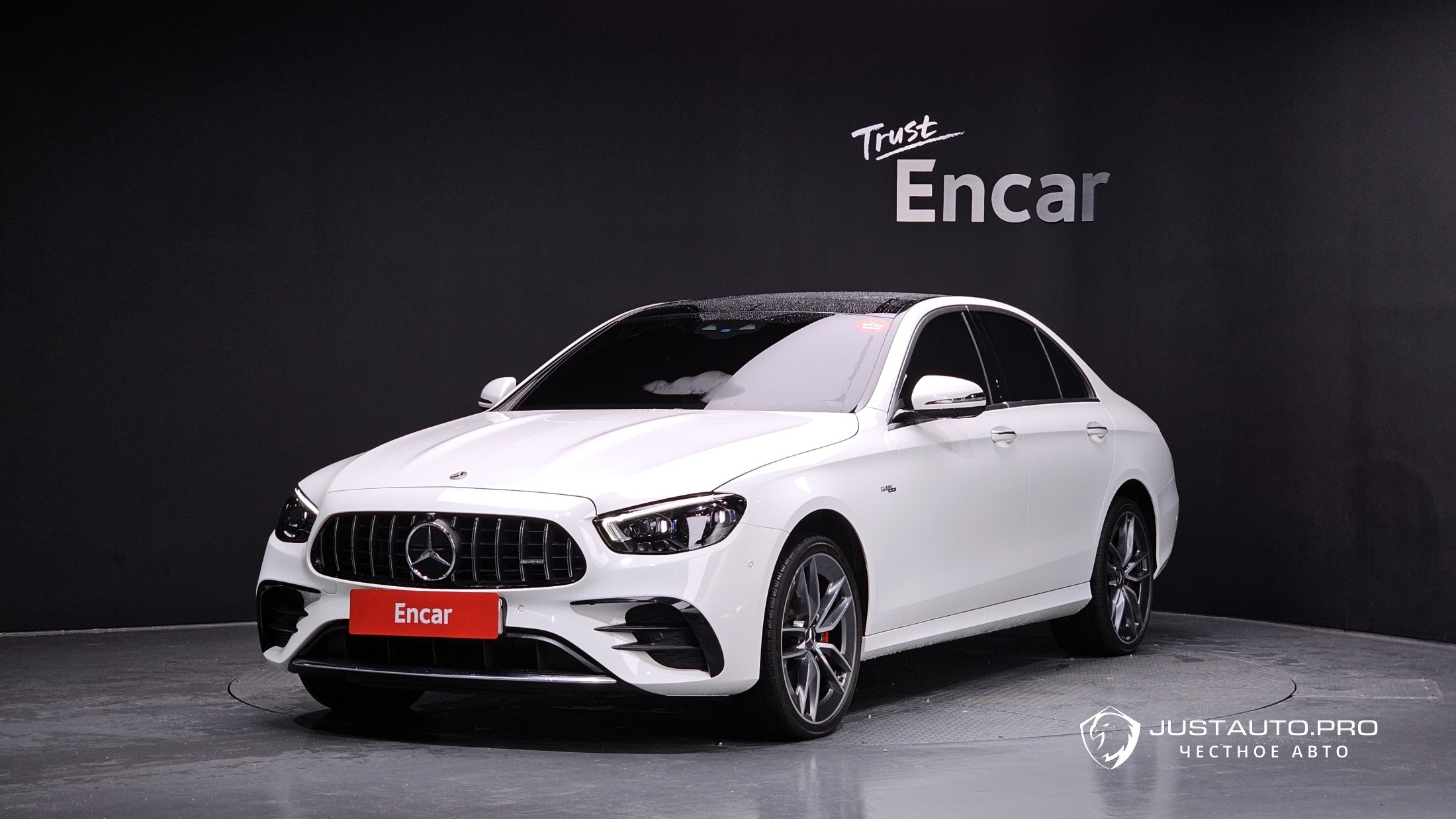 Автомобиль Mercedes-Benz E-Class