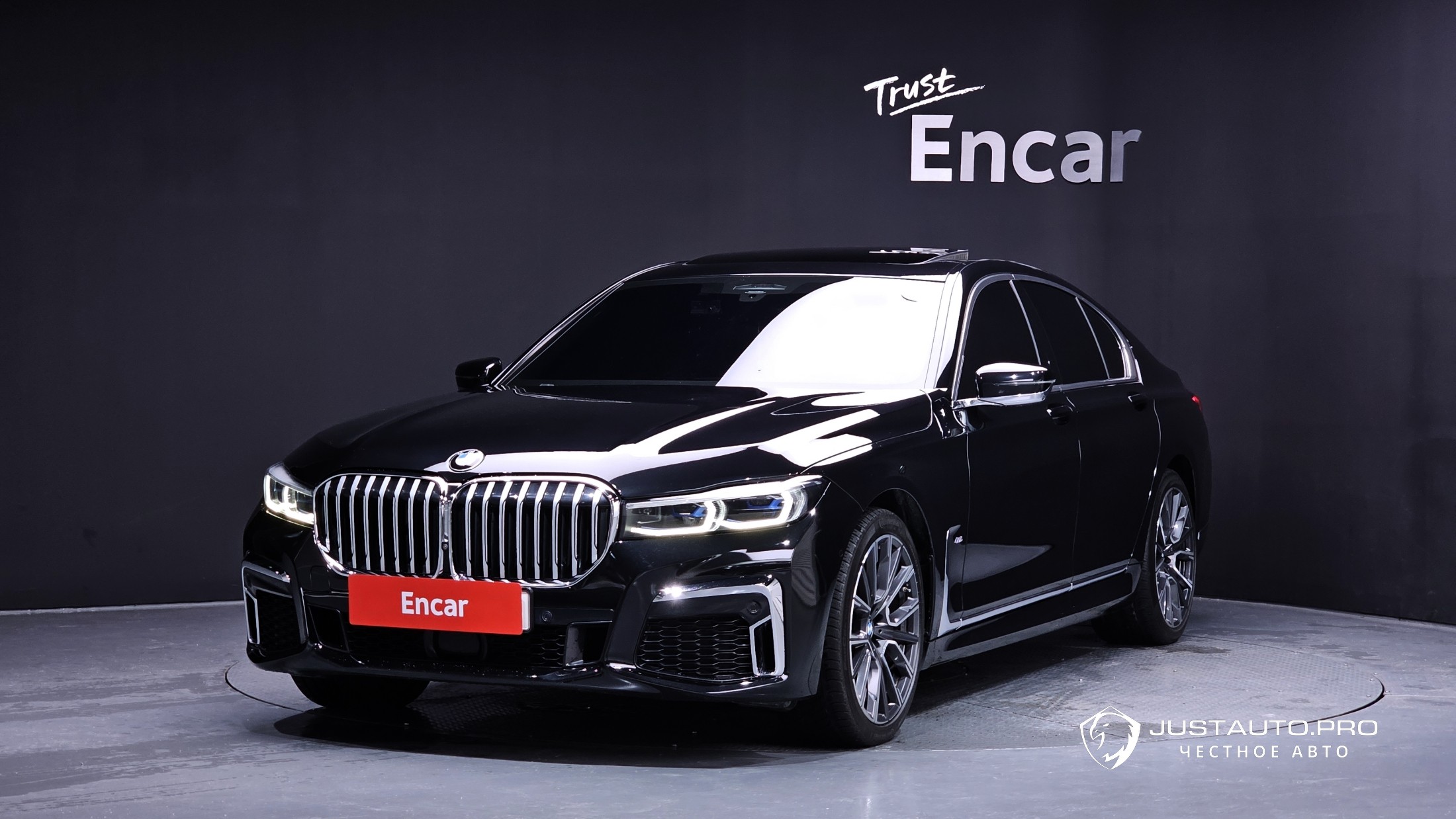 Автомобиль BMW 7-Series