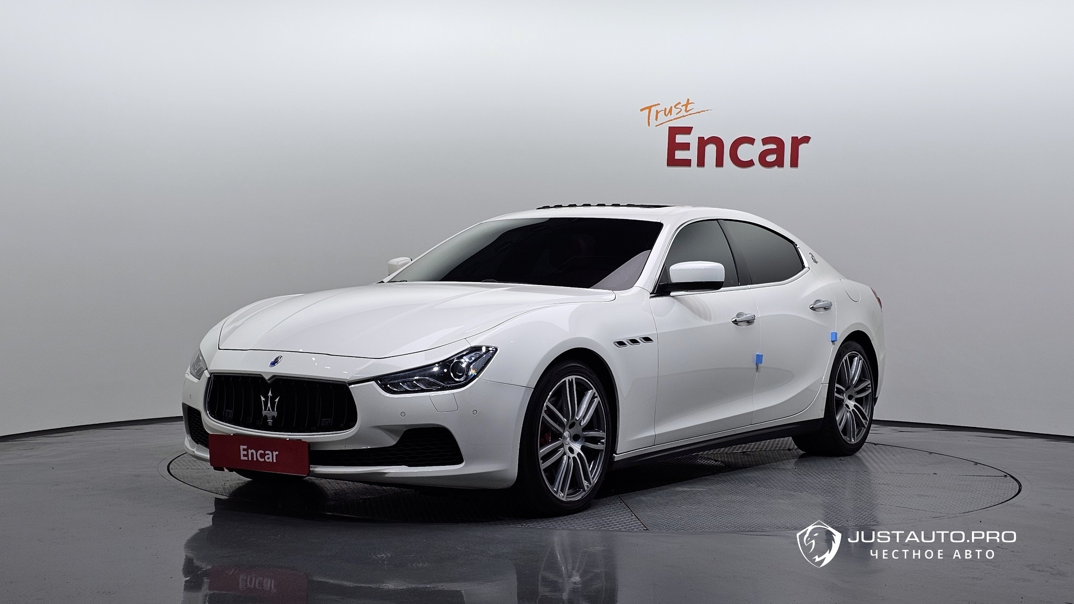 Автомобиль Maserati Ghibli