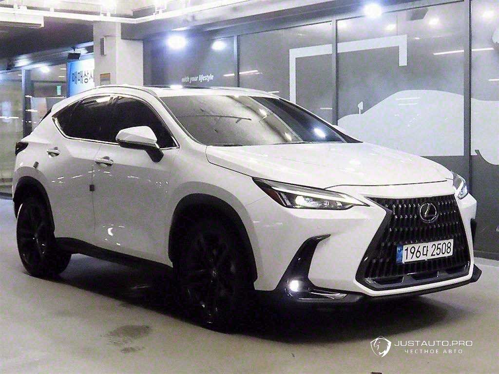 Автомобиль Lexus NX