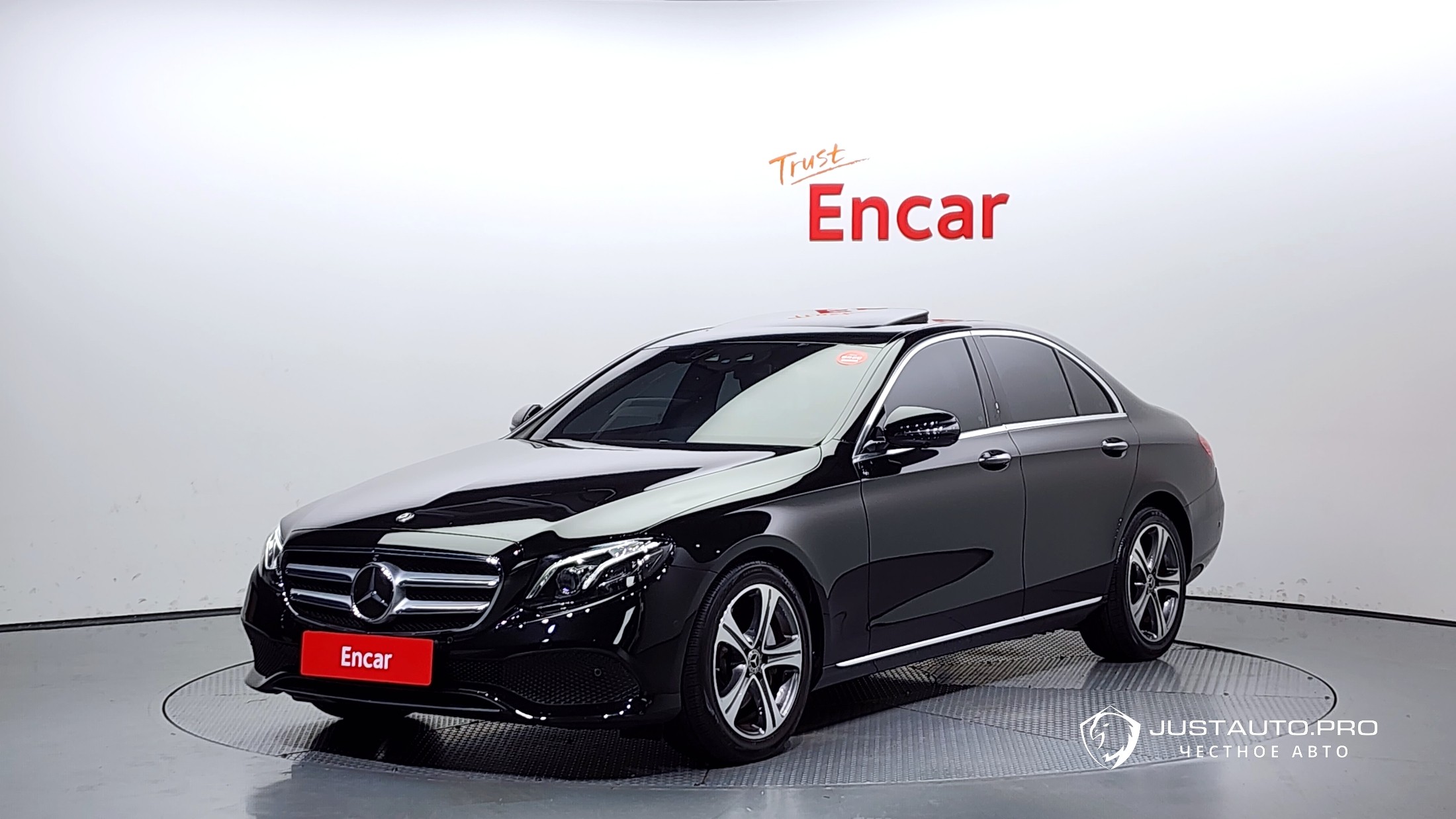 Автомобиль Mercedes-Benz E-Class