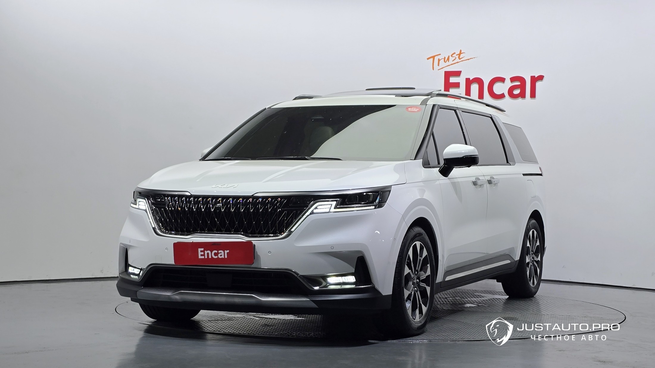 Автомобиль Kia Canival