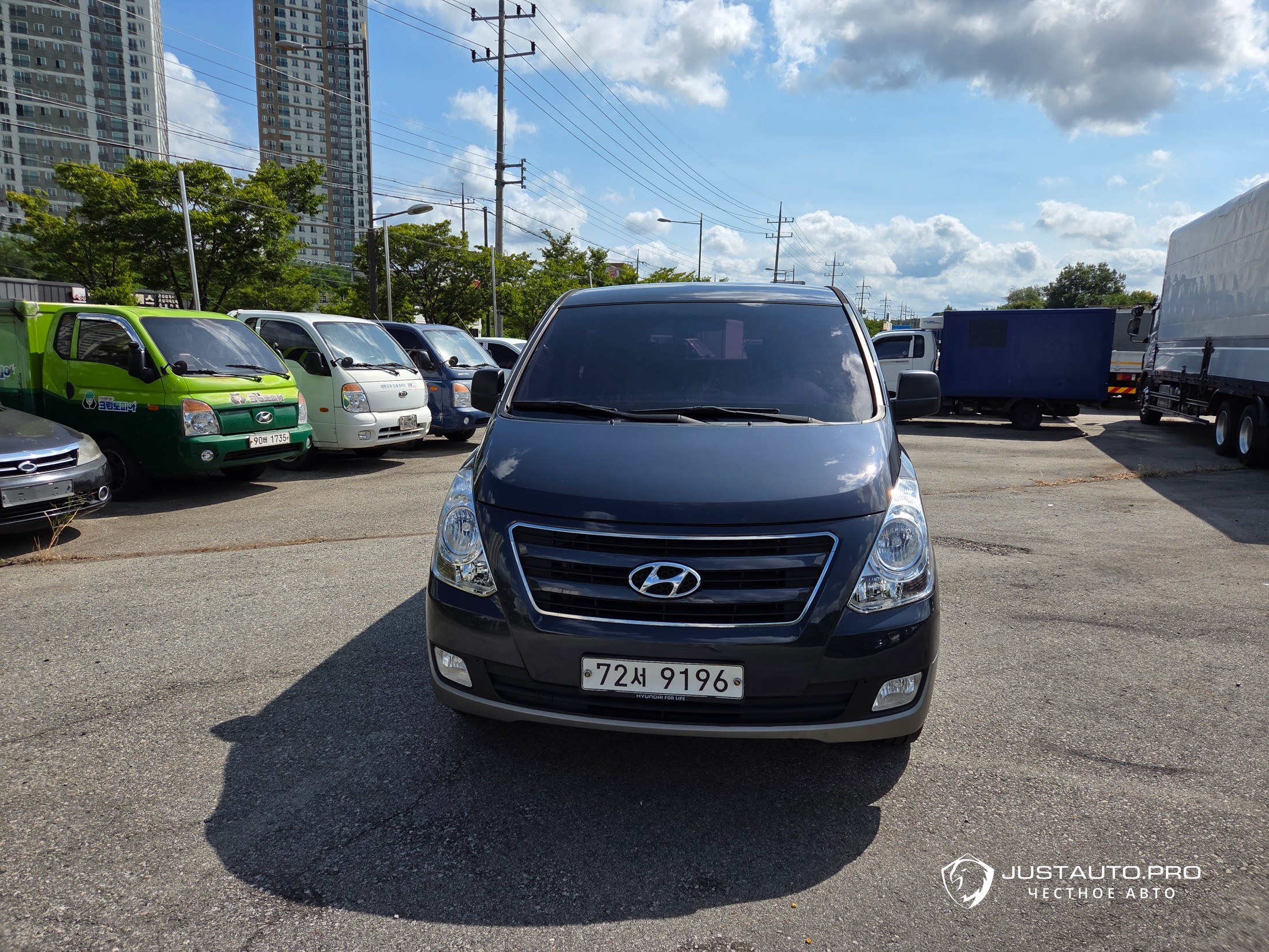 Автомобиль Hyundai Starex
