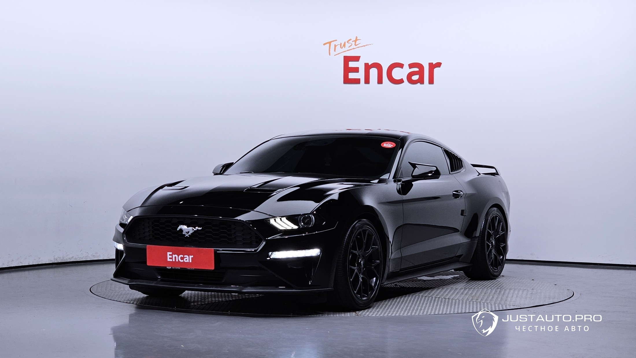Автомобиль Ford Mustang
