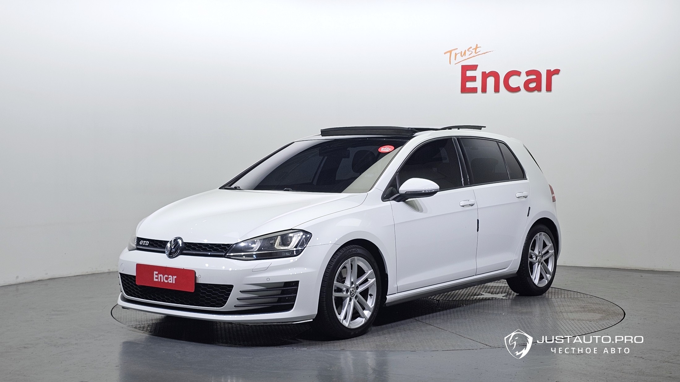 Автомобиль Volkswagen Golf