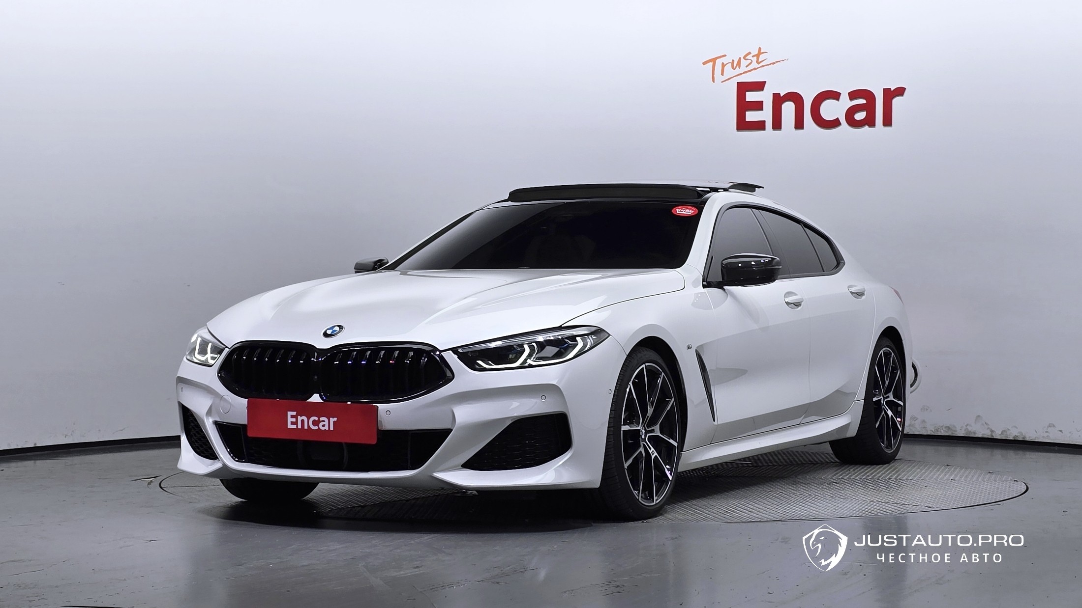 Автомобиль BMW 8-Series