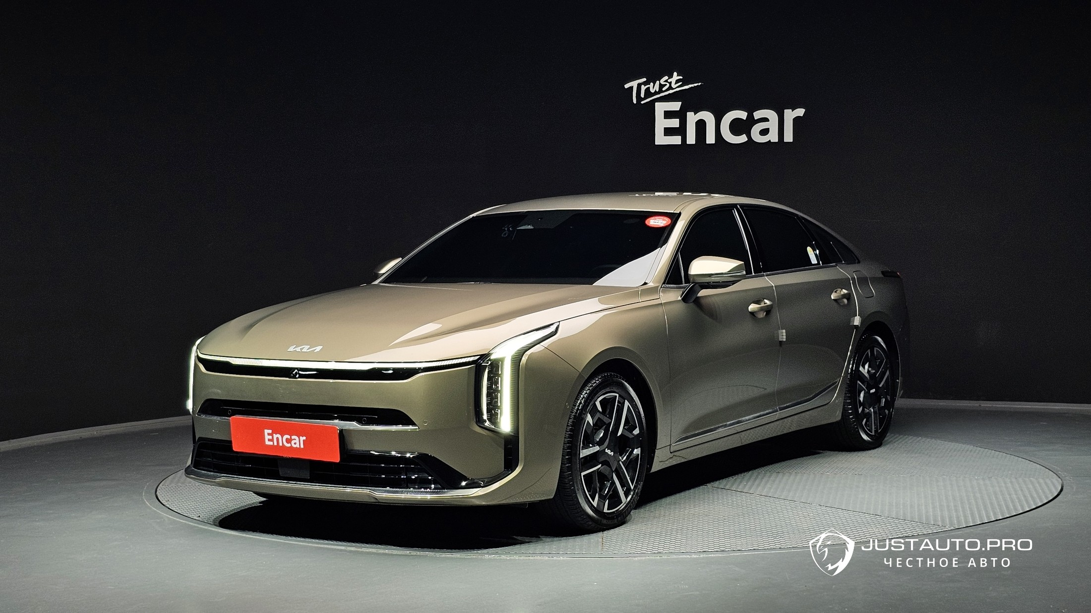 Автомобиль Kia K8