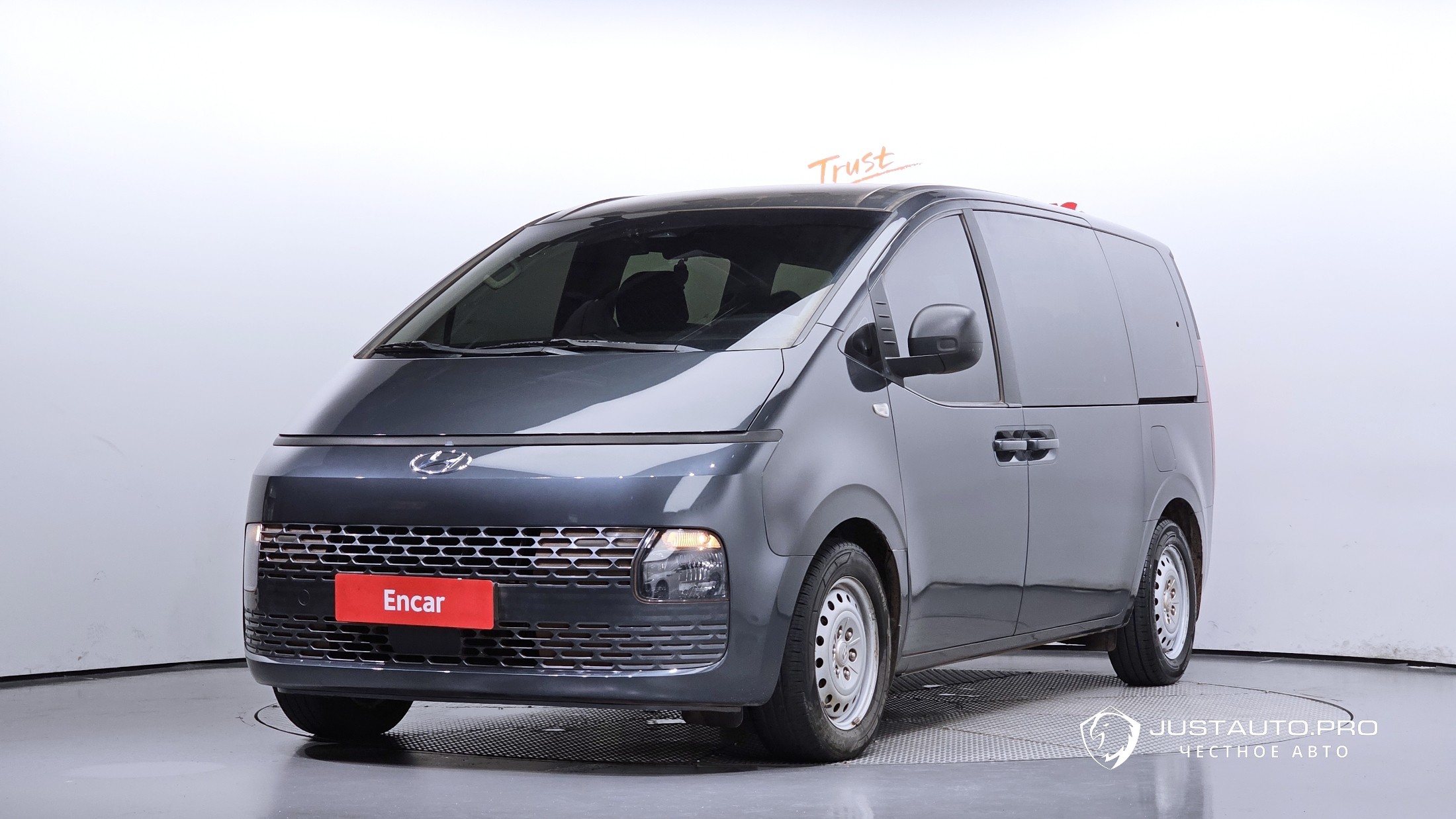 Автомобиль Hyundai Staria