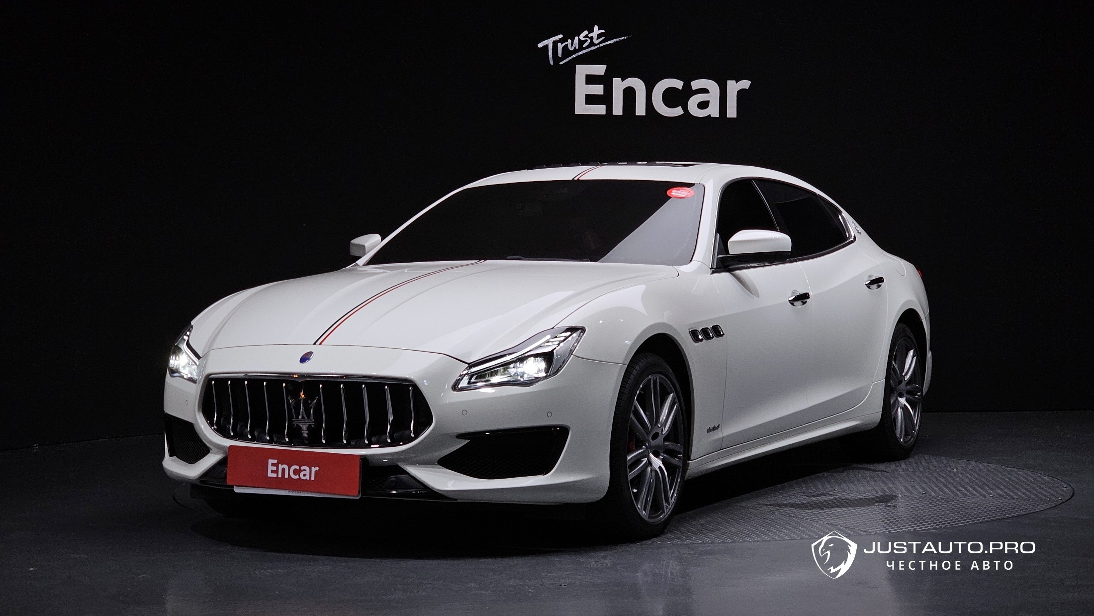 Автомобиль Maserati Quattroporte