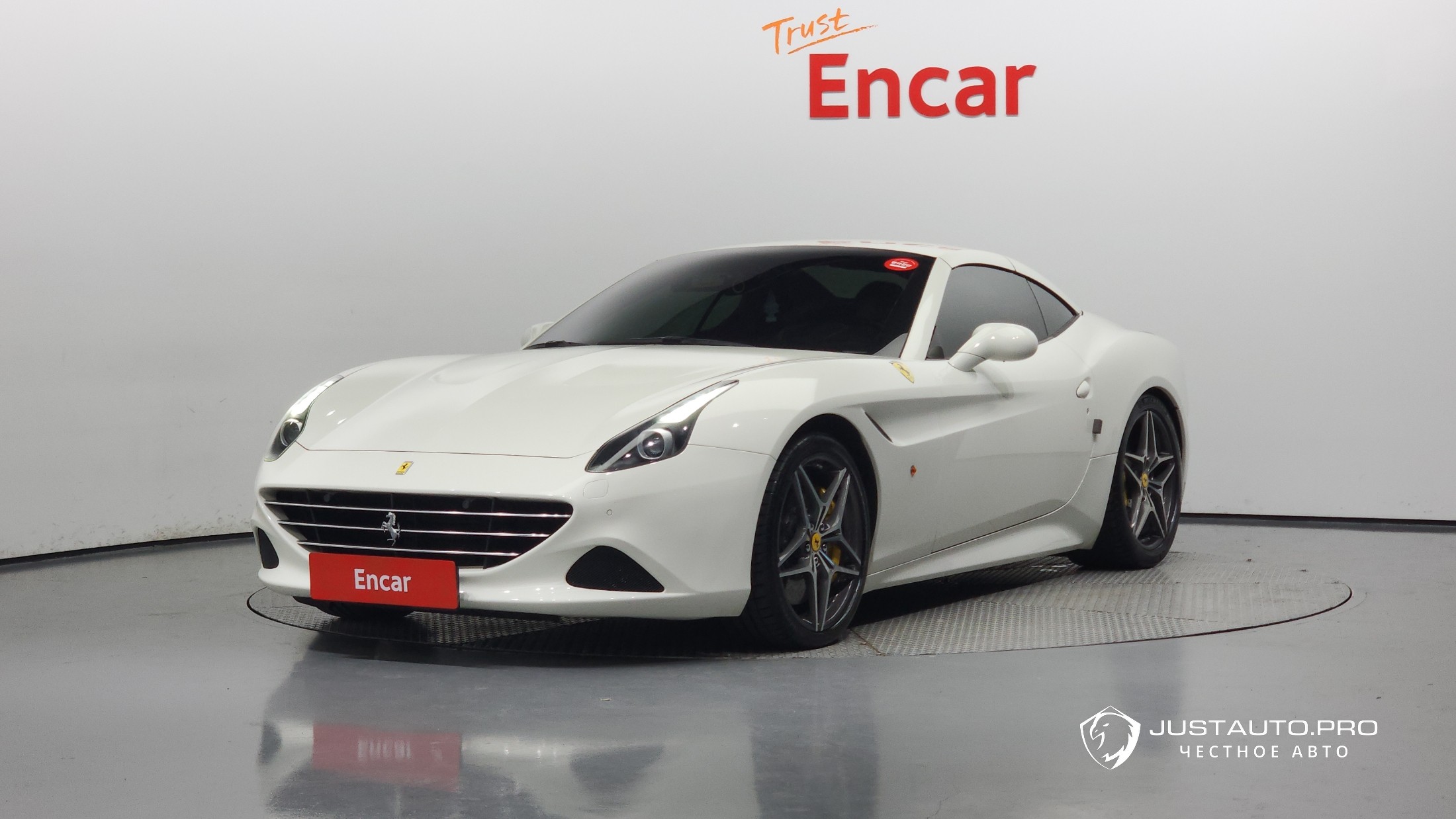 Автомобиль Ferrari California