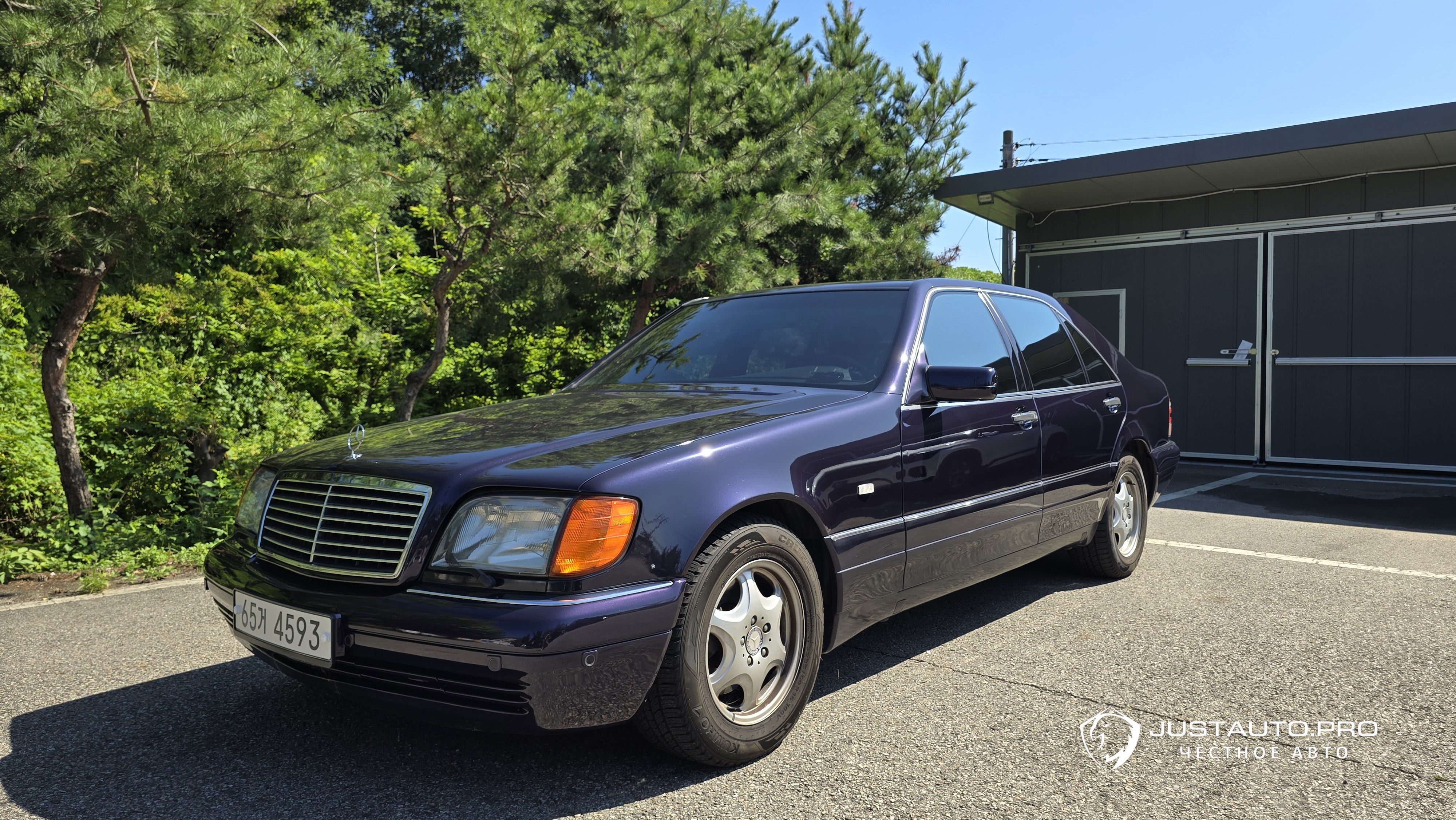 Автомобиль Mercedes-Benz S-Class