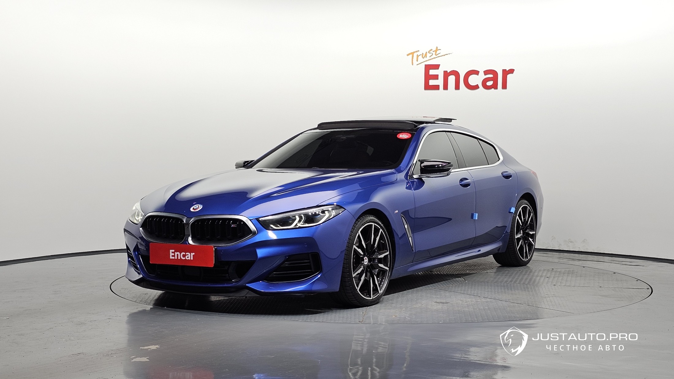 Автомобиль BMW 8-Series