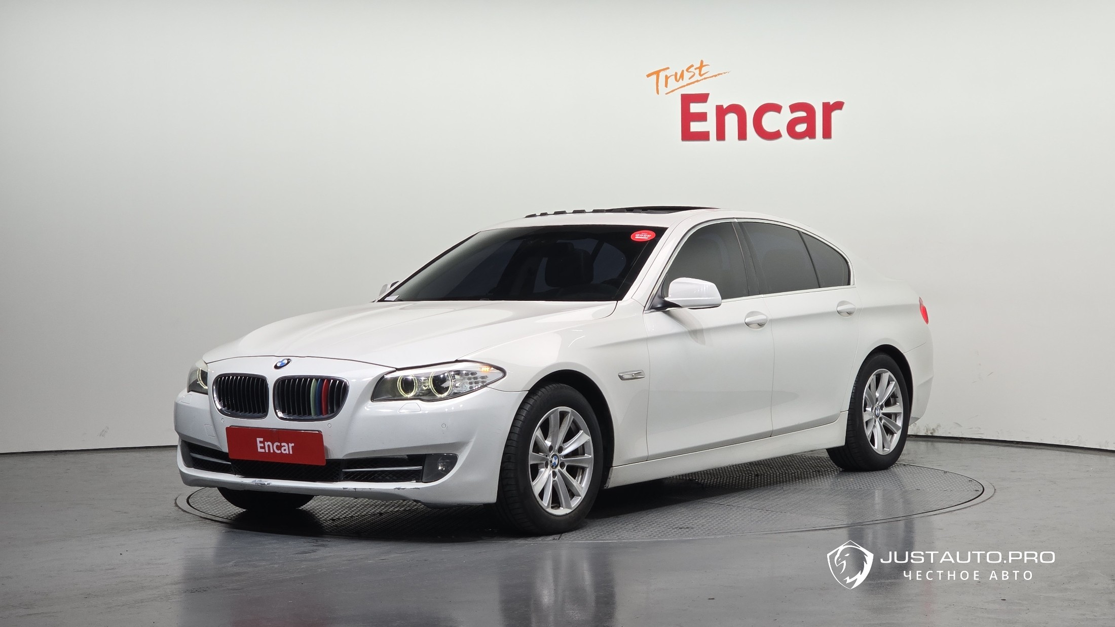 Автомобиль BMW 5-Series