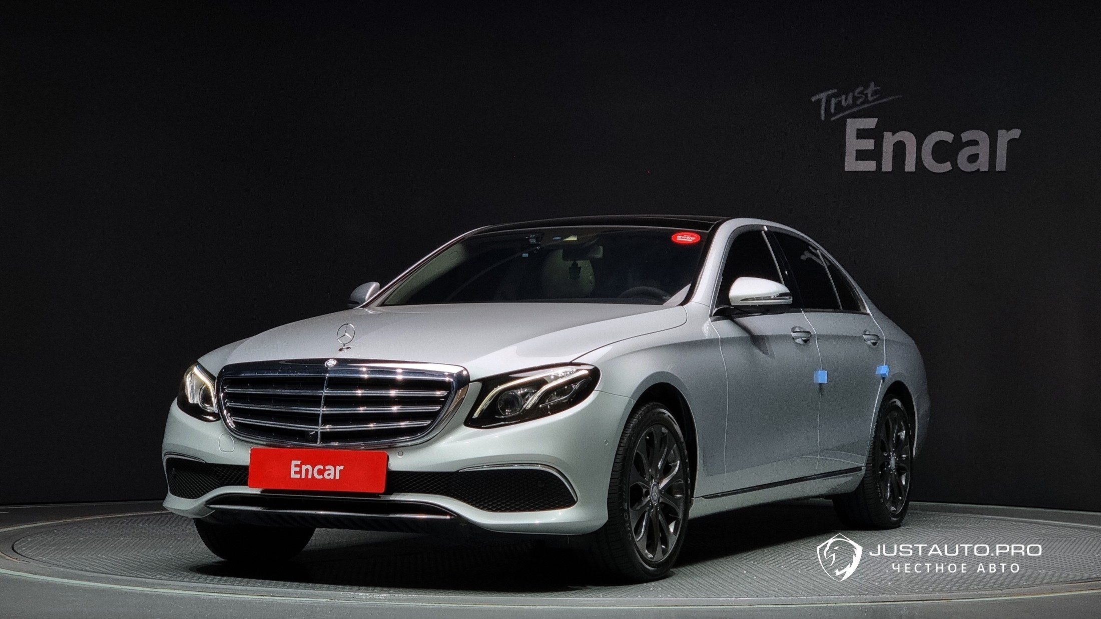 Автомобиль Mercedes-Benz E-Class